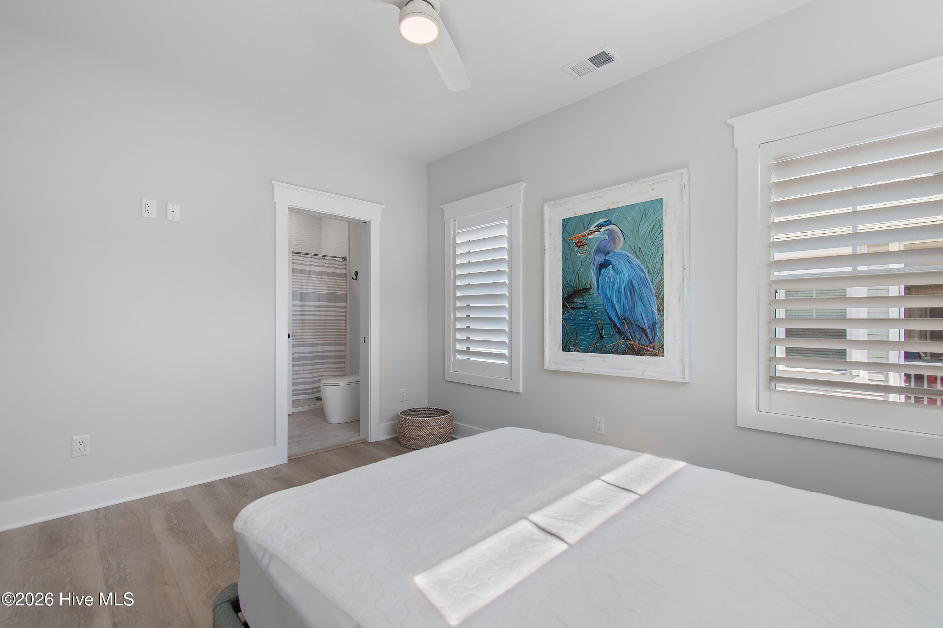 100567576 | Photo 30