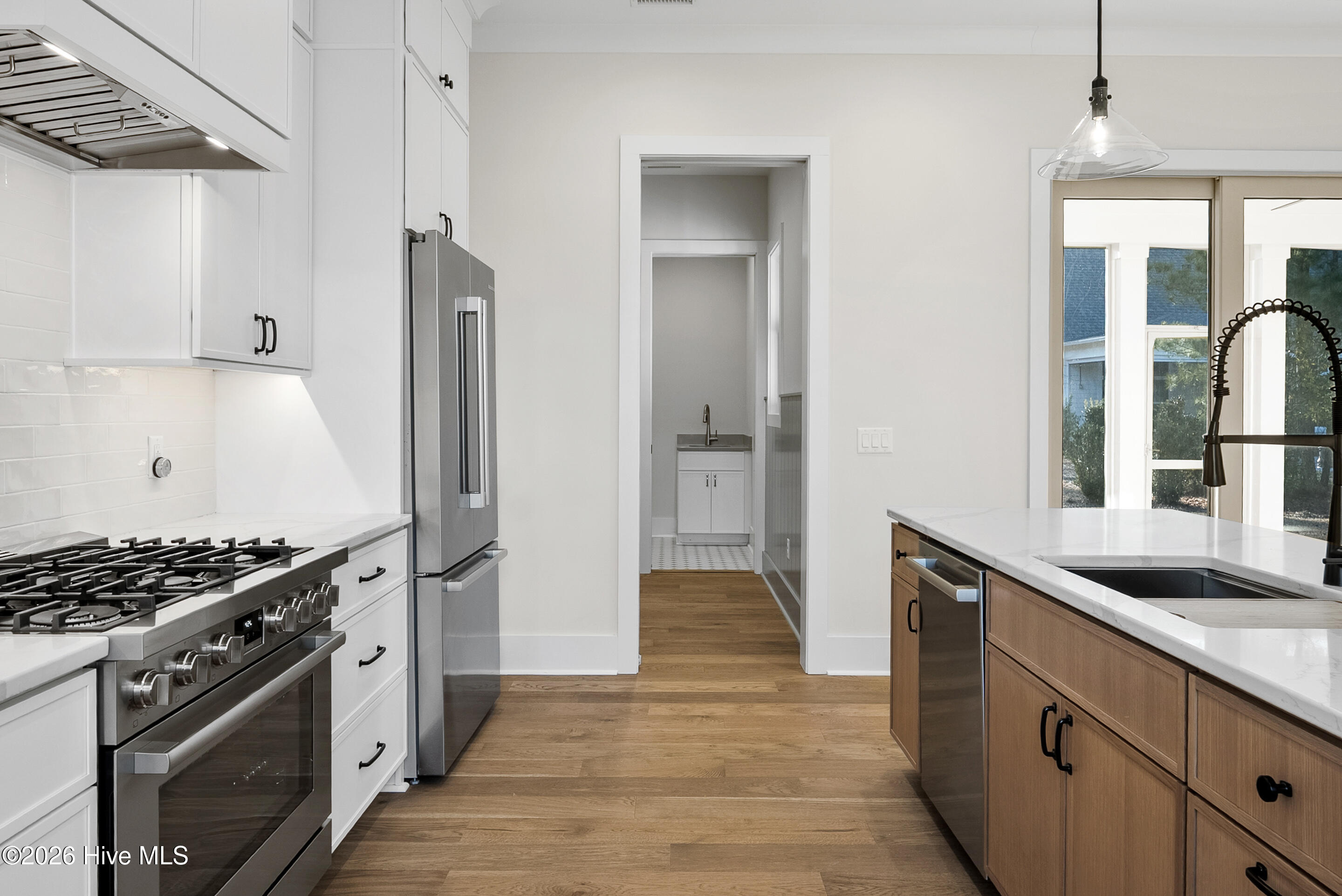 100552091 | Photo 11