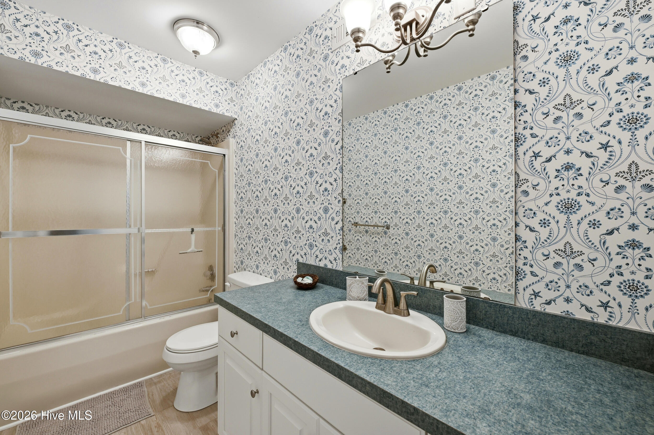 100563274 | Photo 23