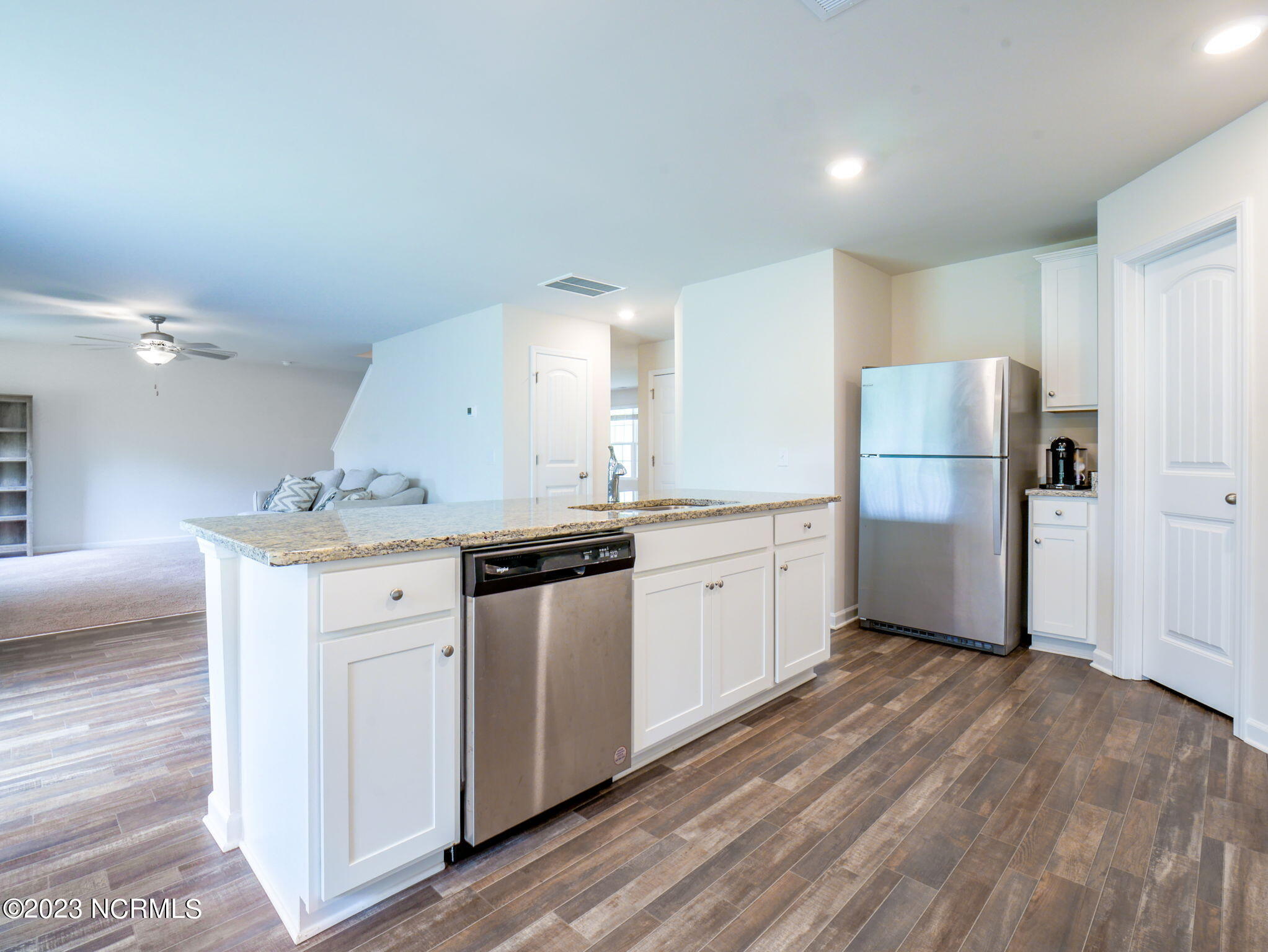 100539301 | Photo 14