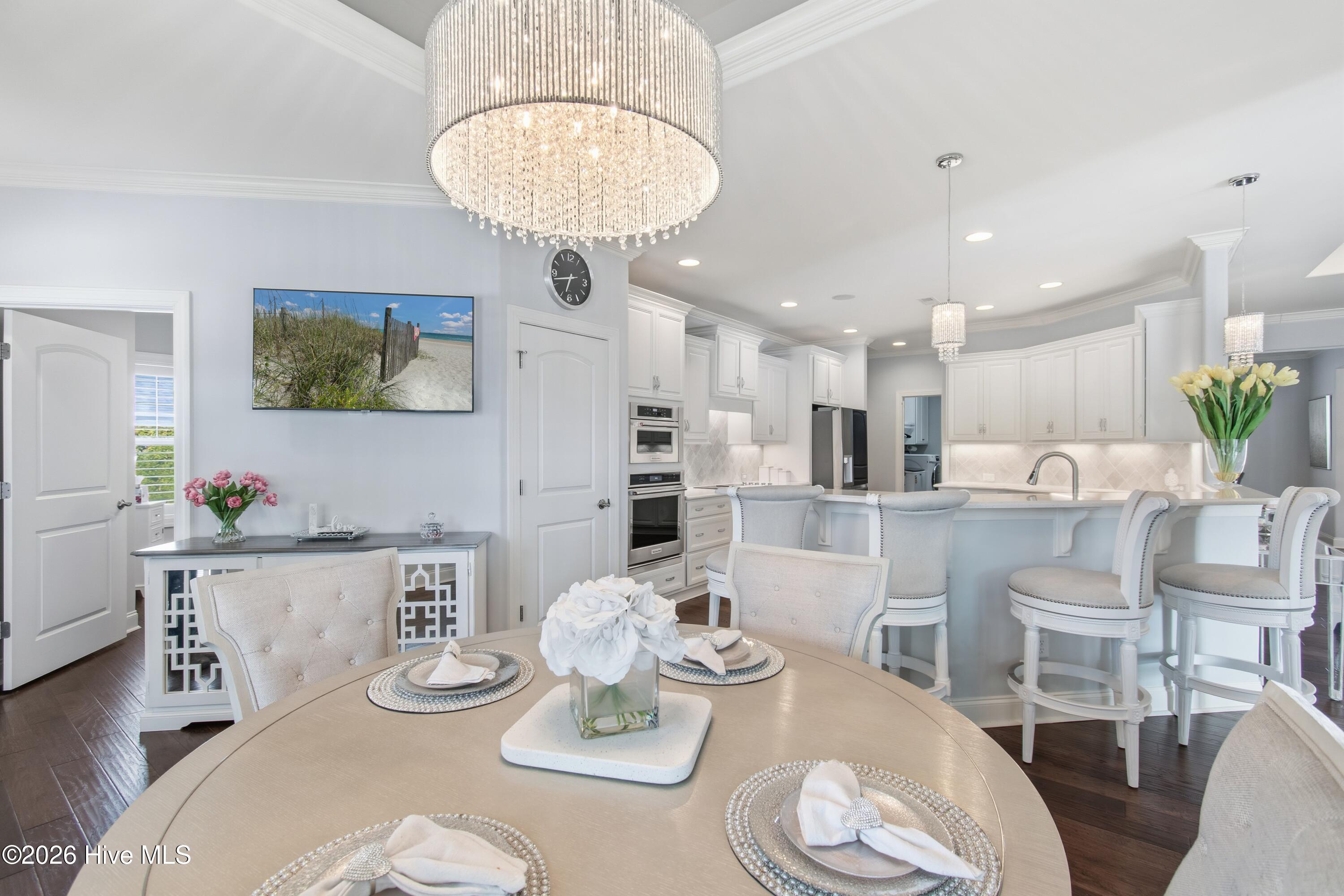 100548705 | Photo 26