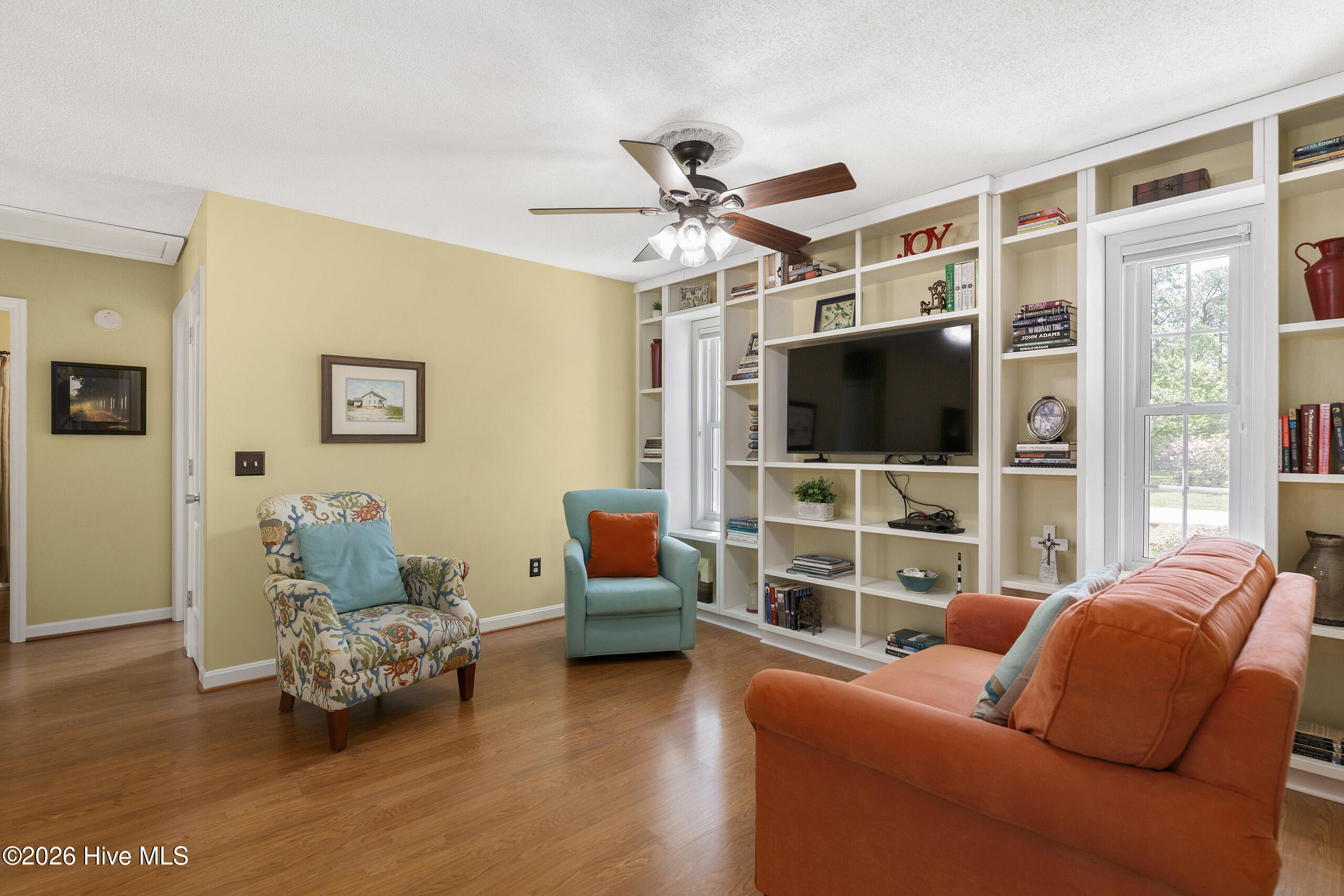 100565363 | Photo 18