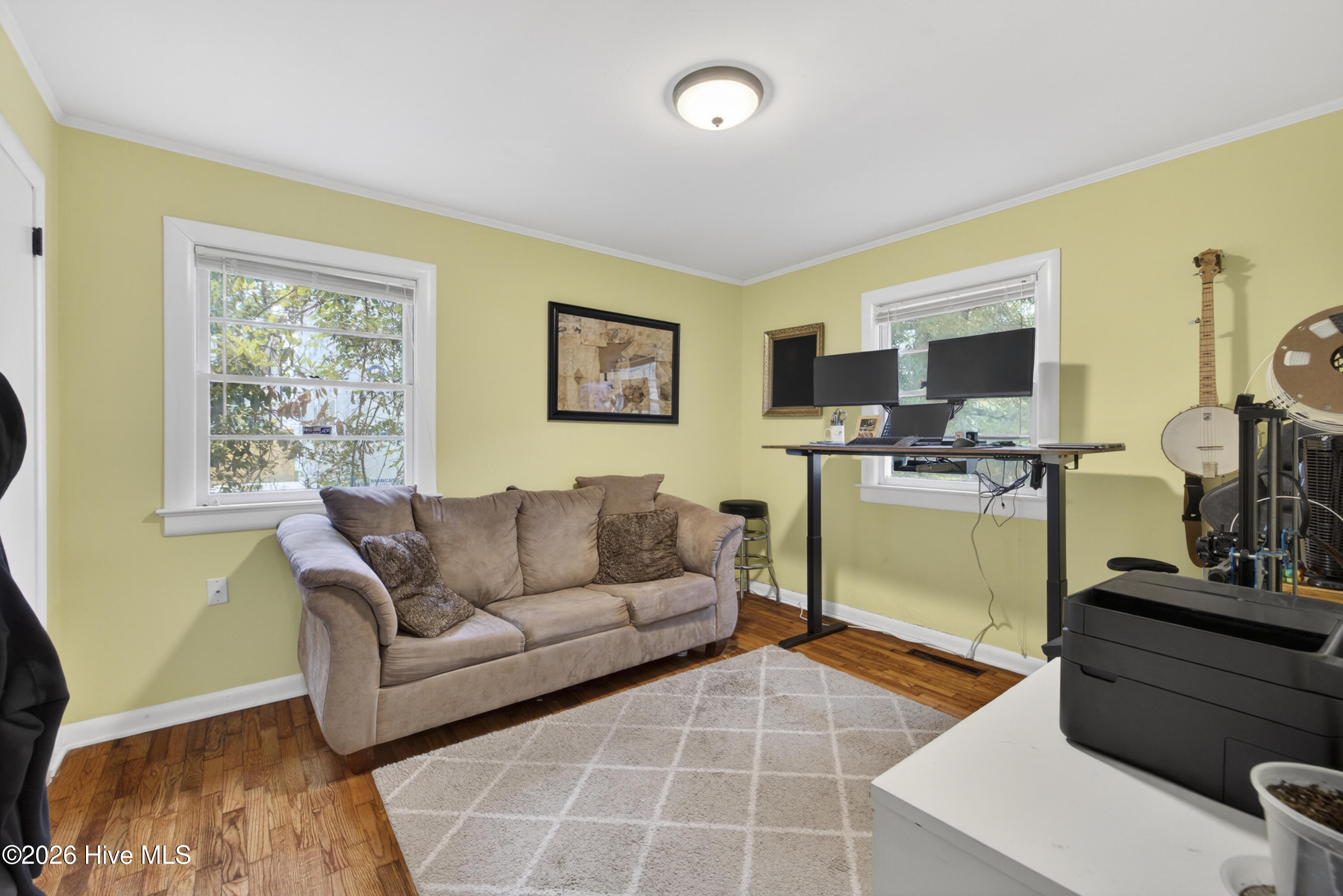 100570211 | Photo 34