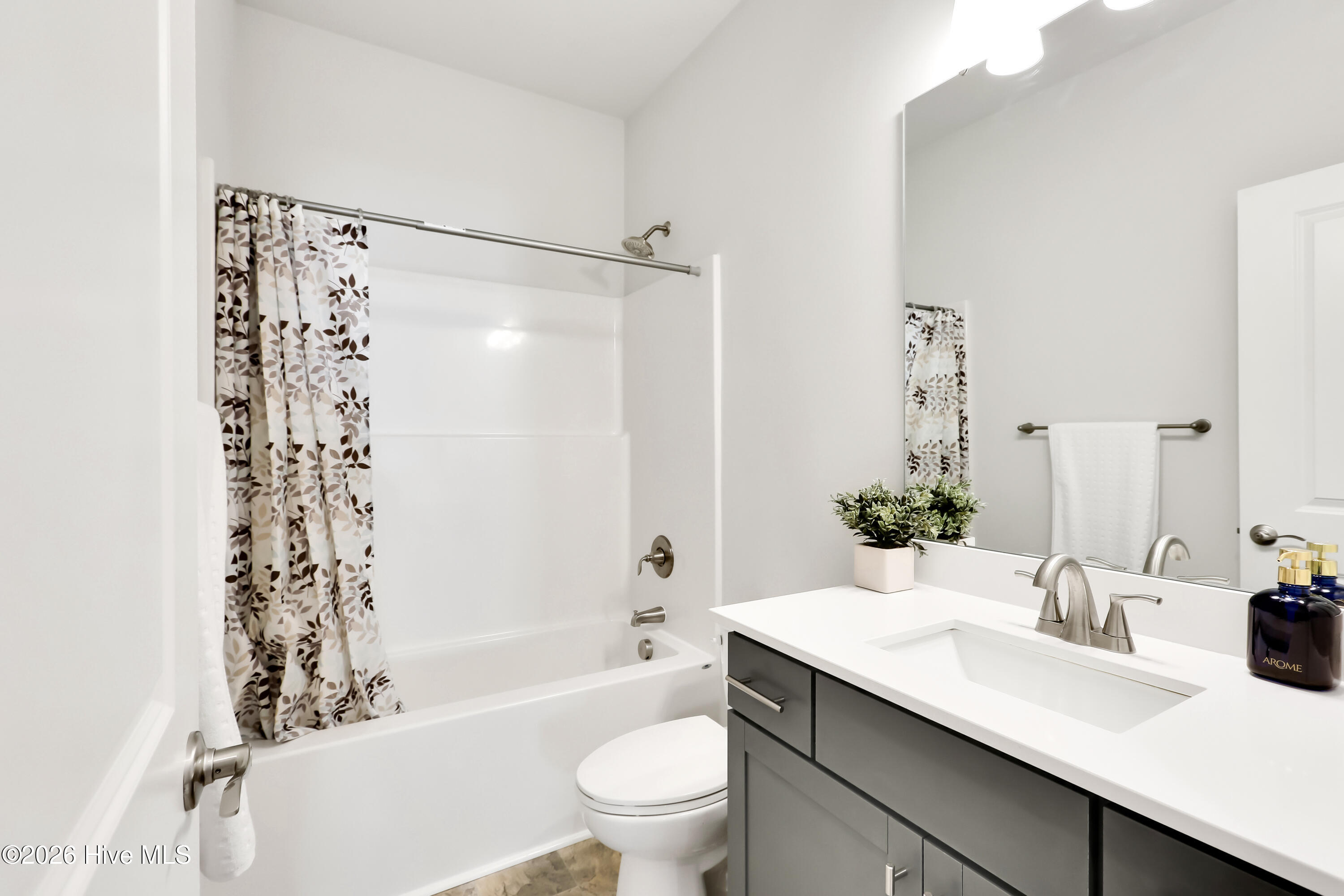 100552855 | Photo 24