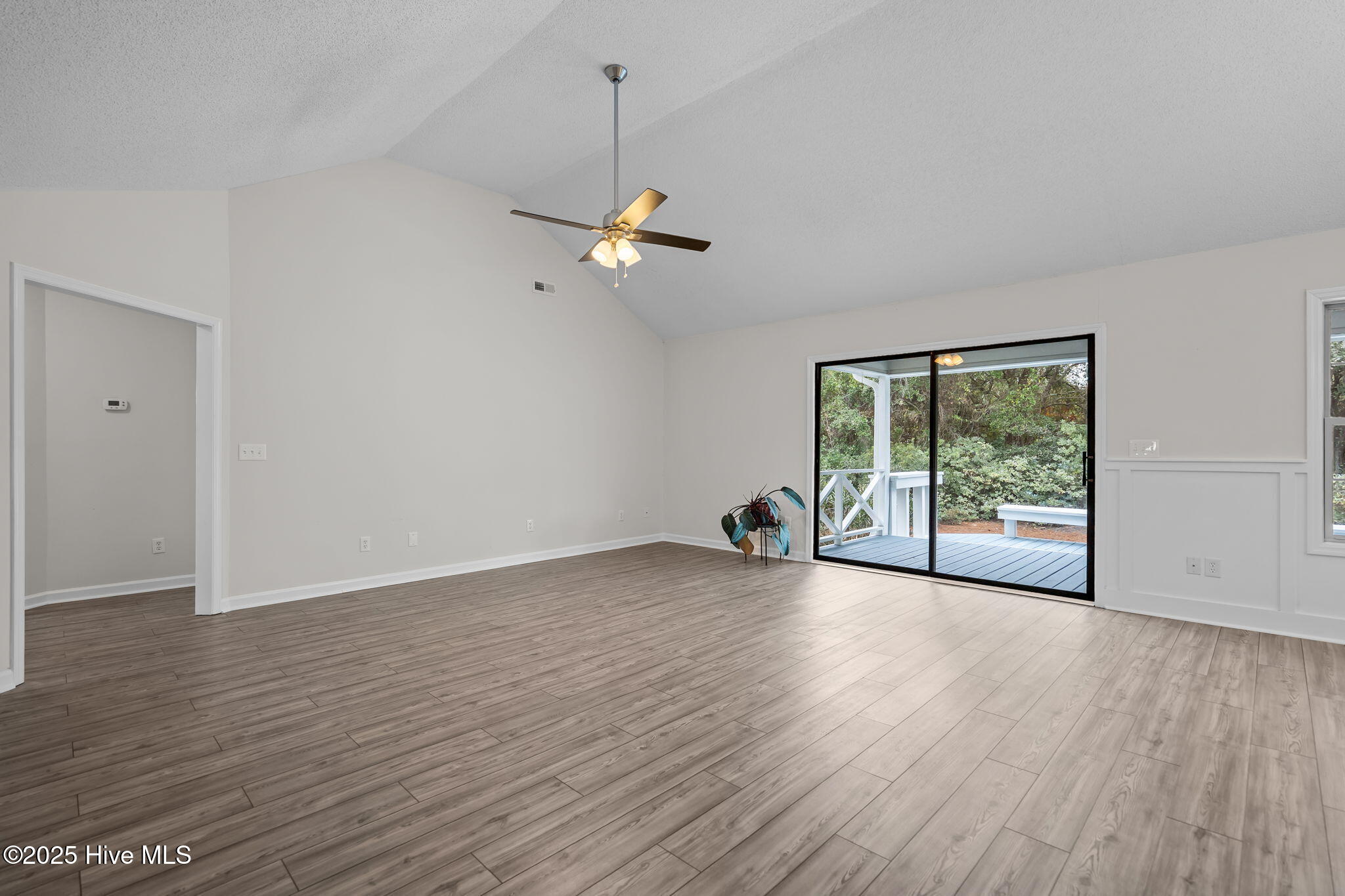 100547152 | Photo 10