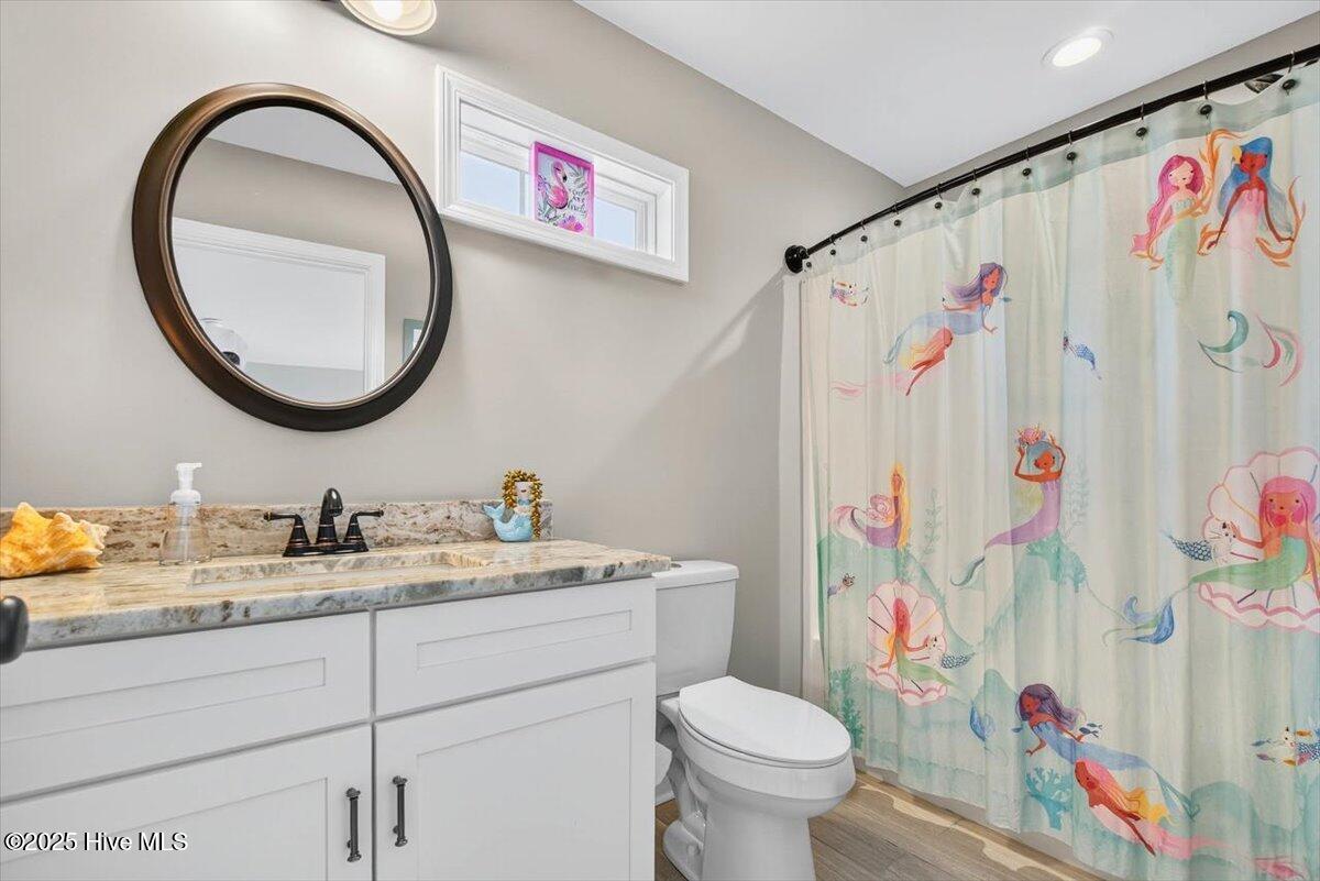 100531738 | Photo 35