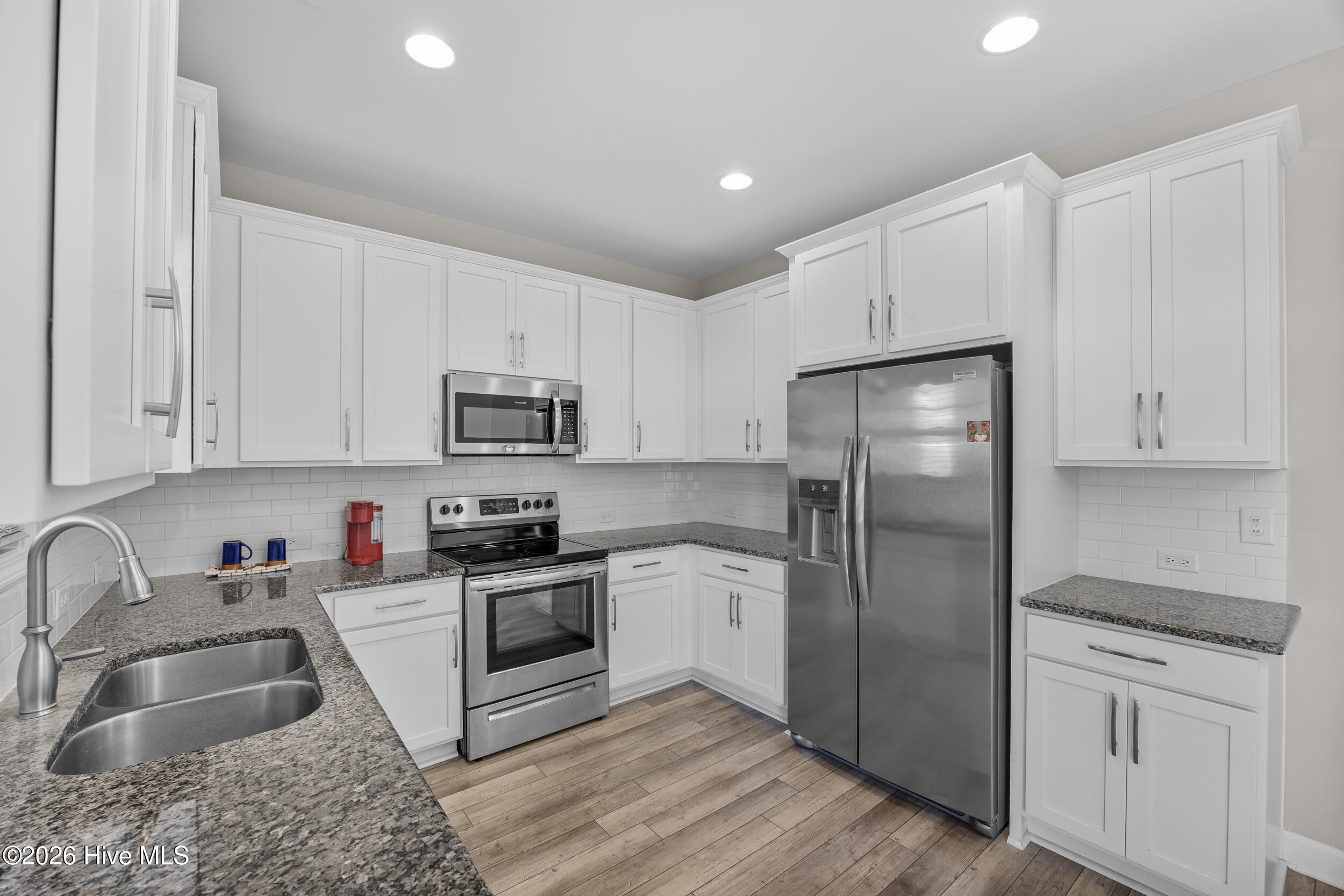 100569067 | Photo 27