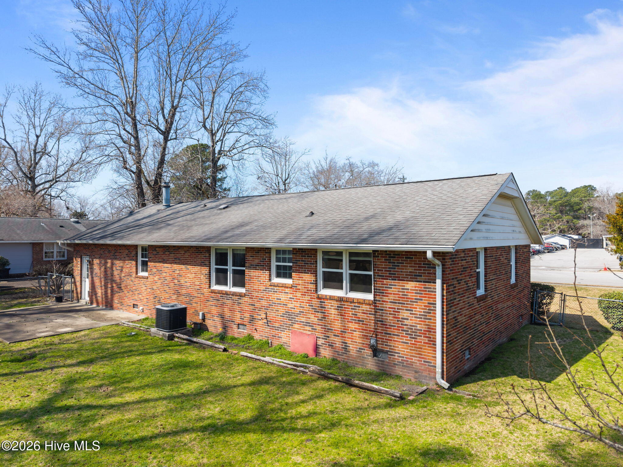 100558216 | Photo 36