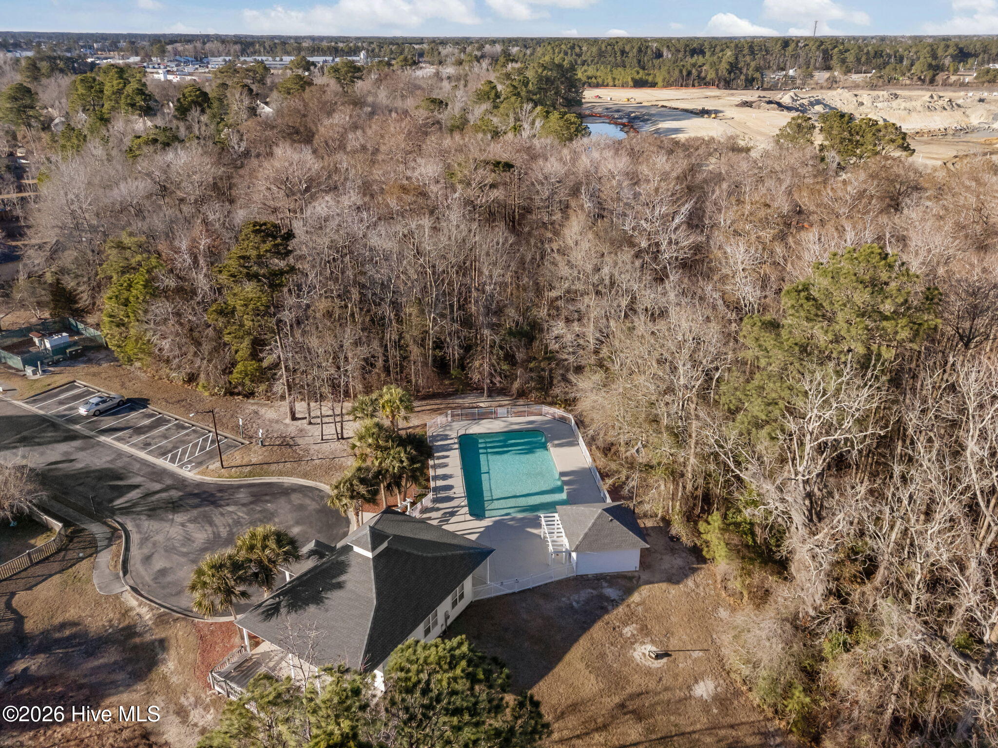 100549606 | Photo 26