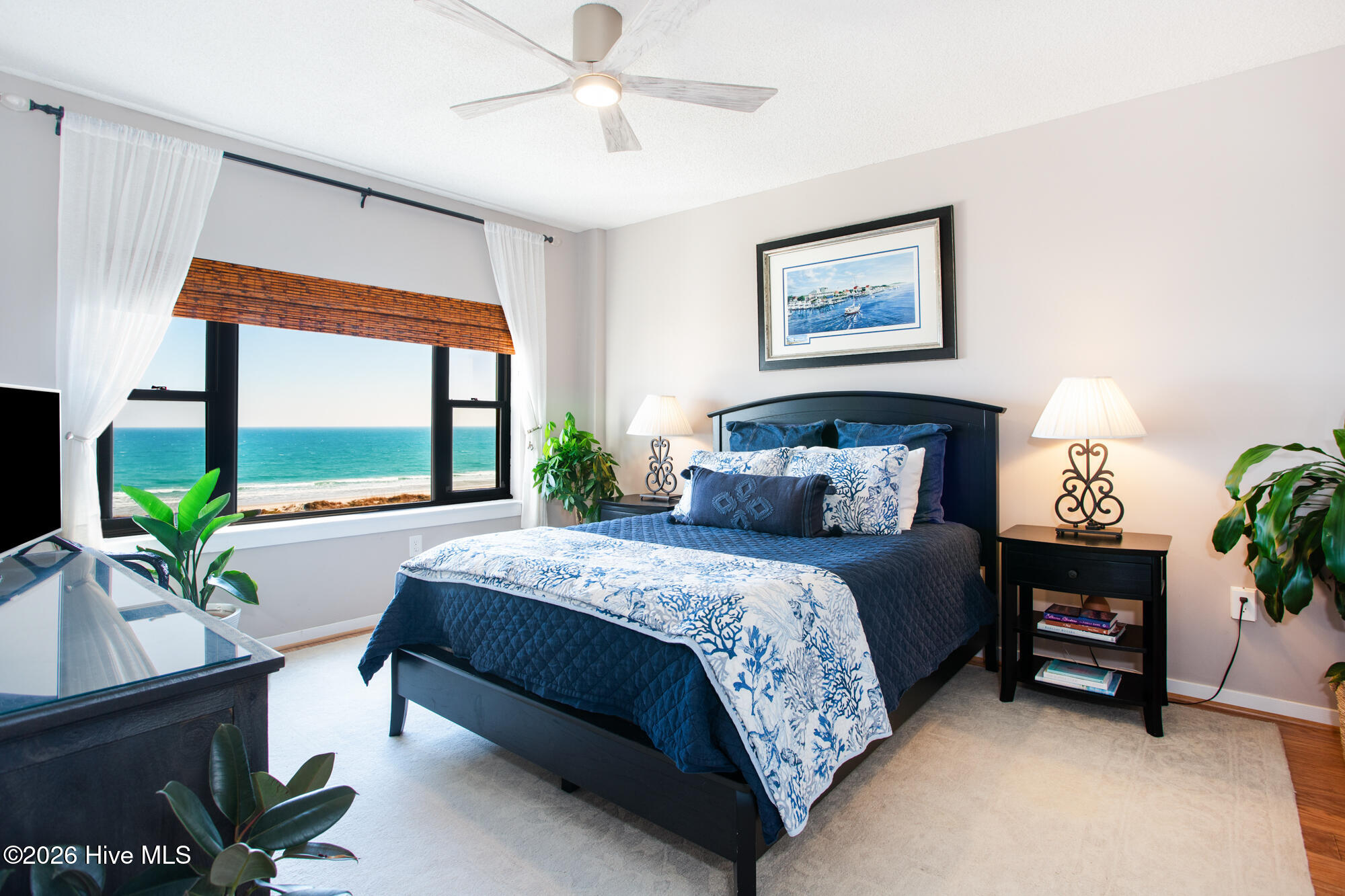 100553935 | Photo 16