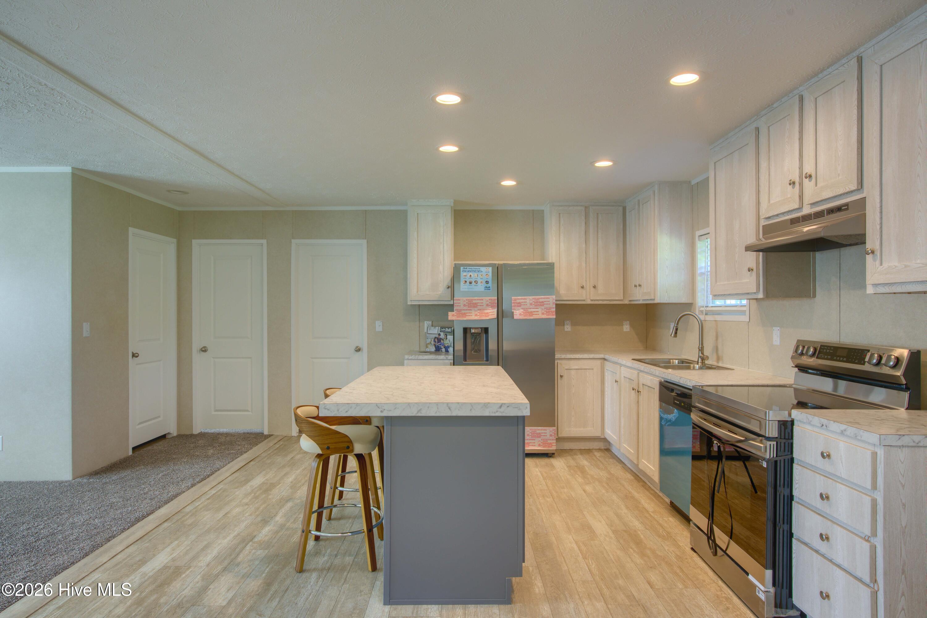 100557065 | Photo 12