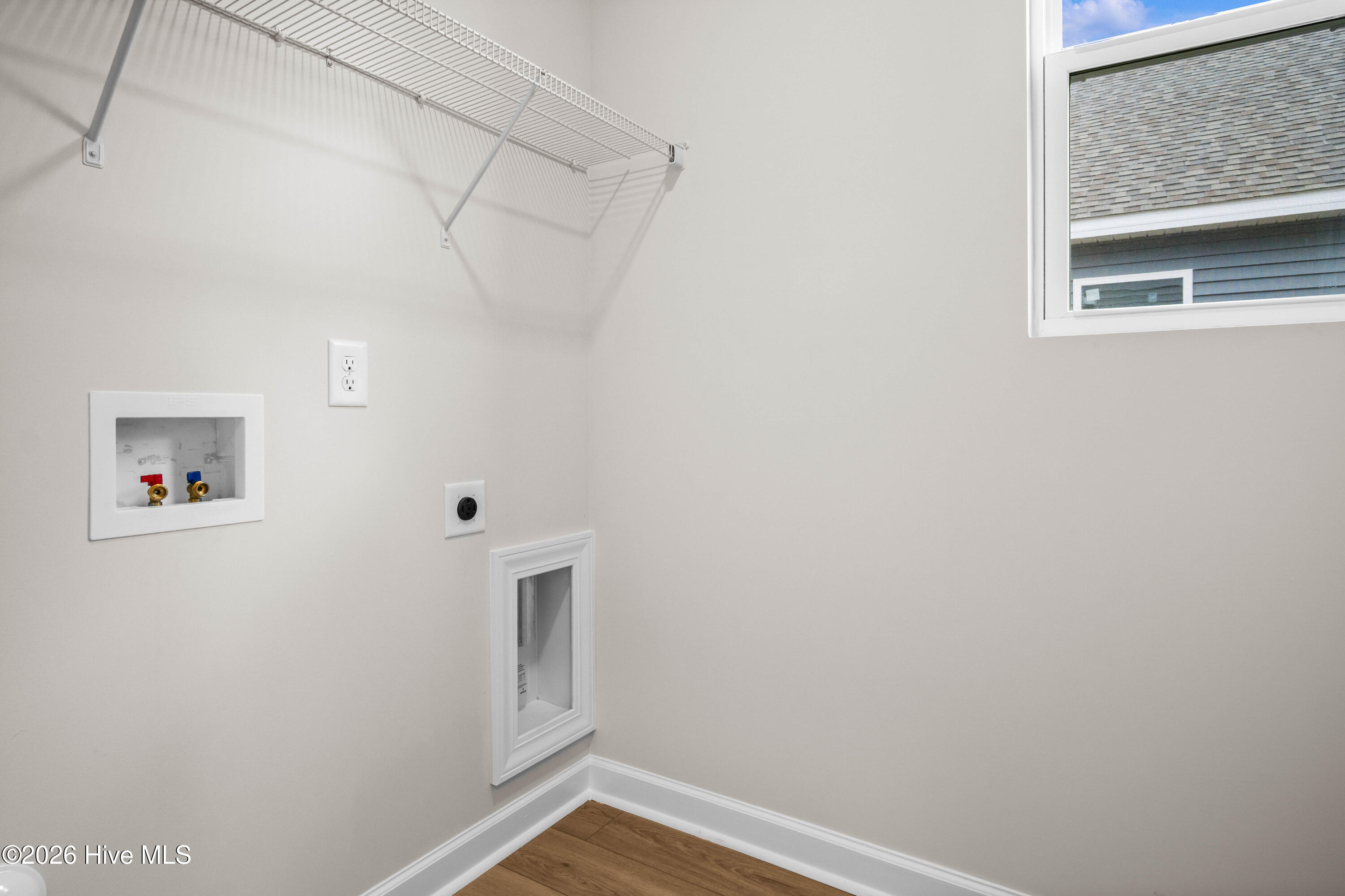 100539899 | Photo 12