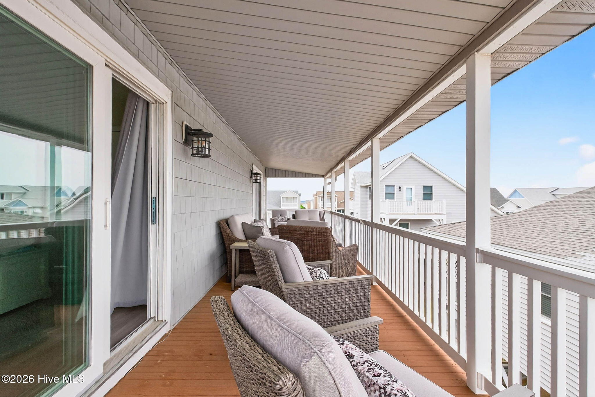 100565816 | Photo 38