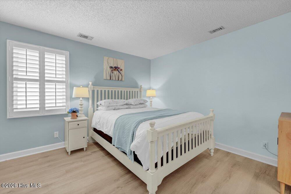 100569395 | Photo 27