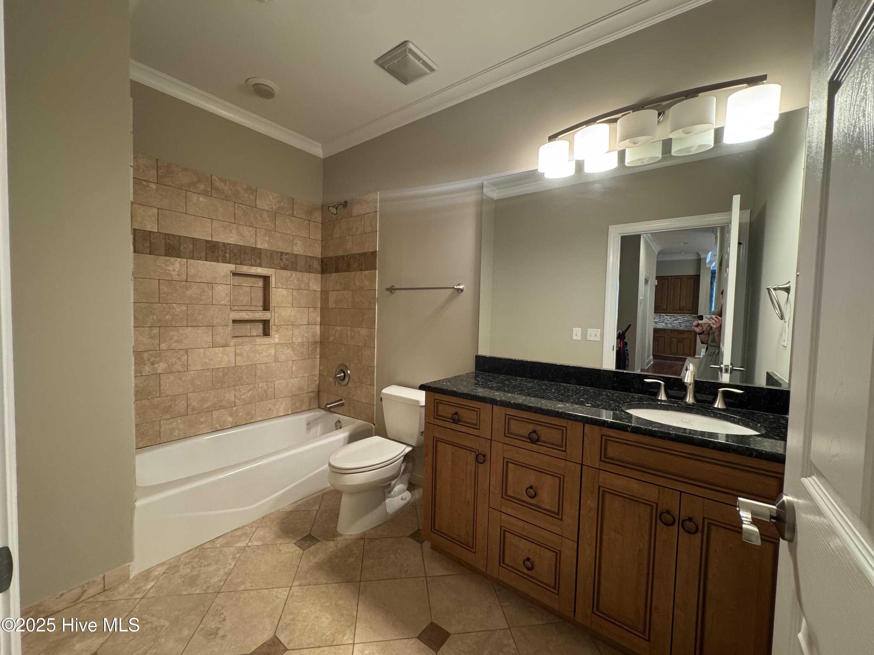 100515409 | Photo 10