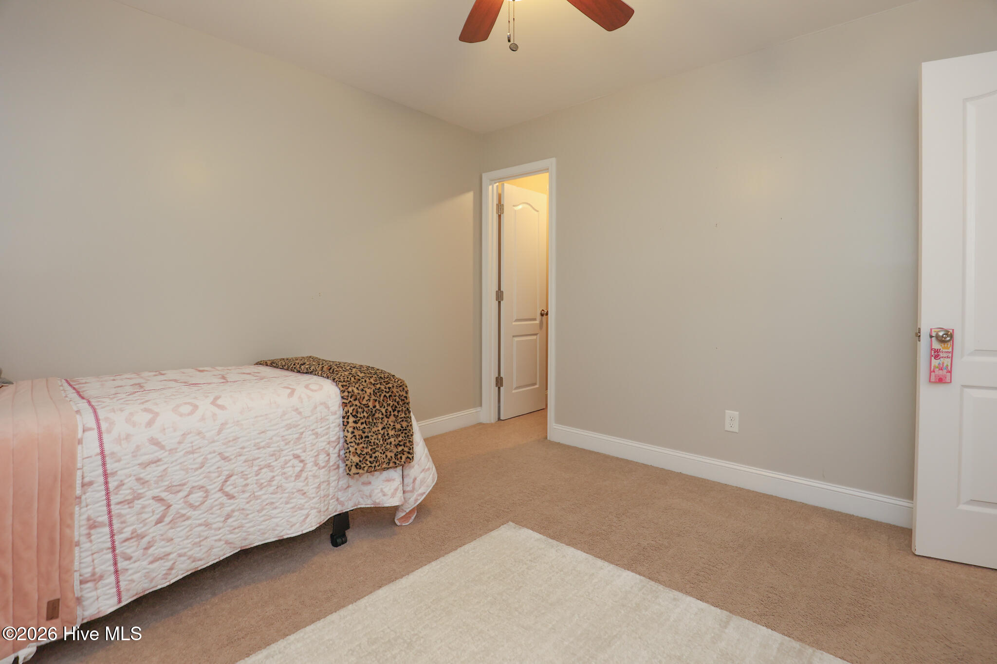 100559390 | Photo 30