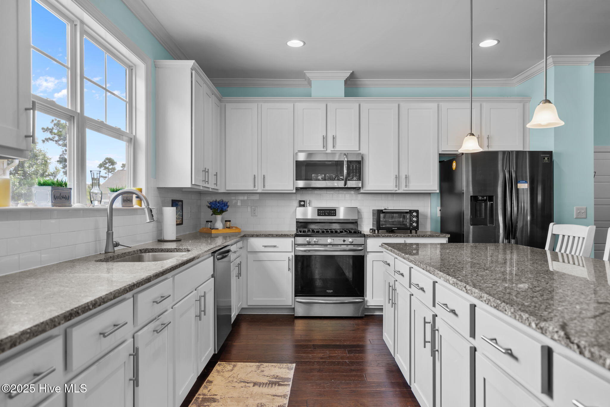 100525866 | Photo 12