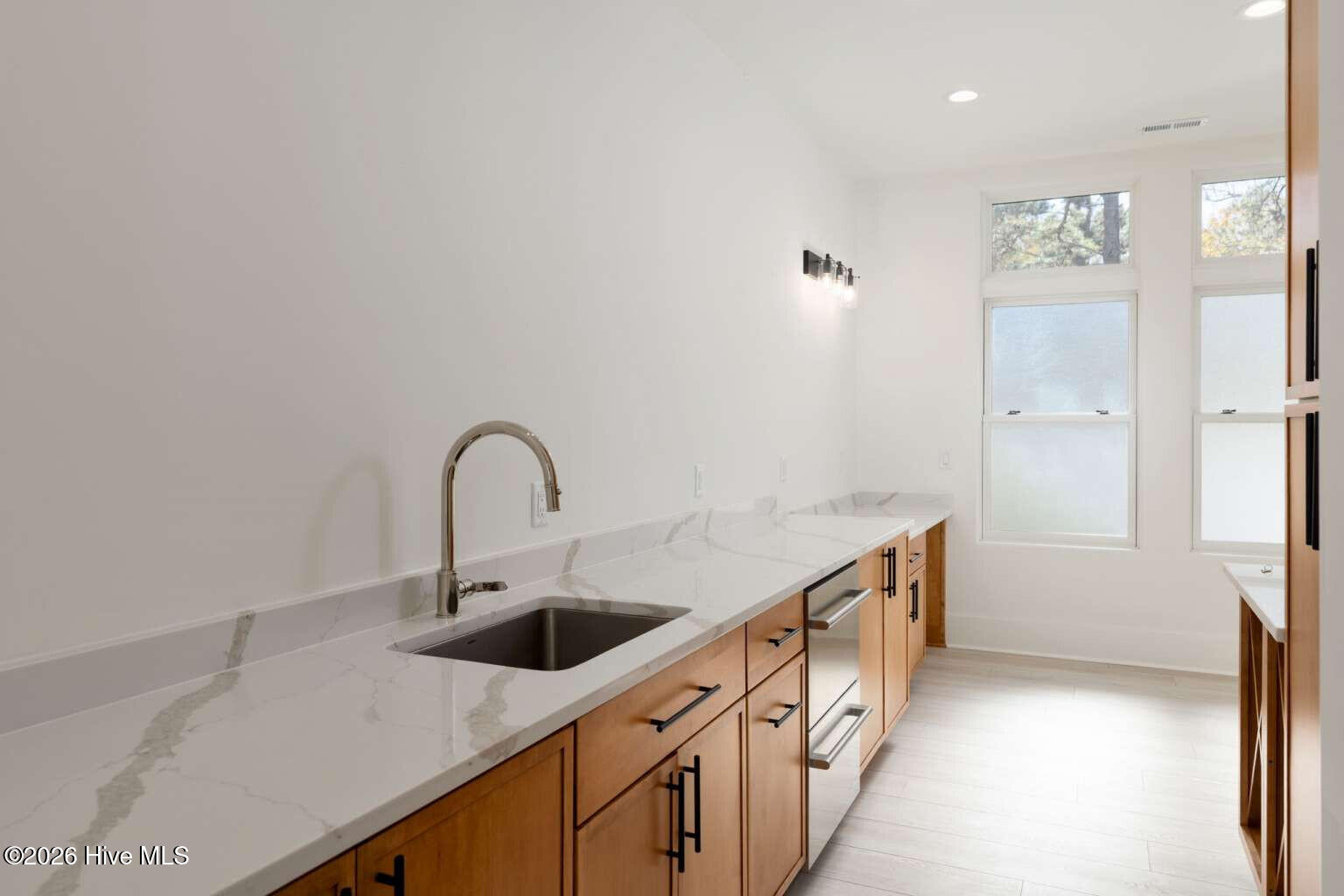 100541892 | Photo 26