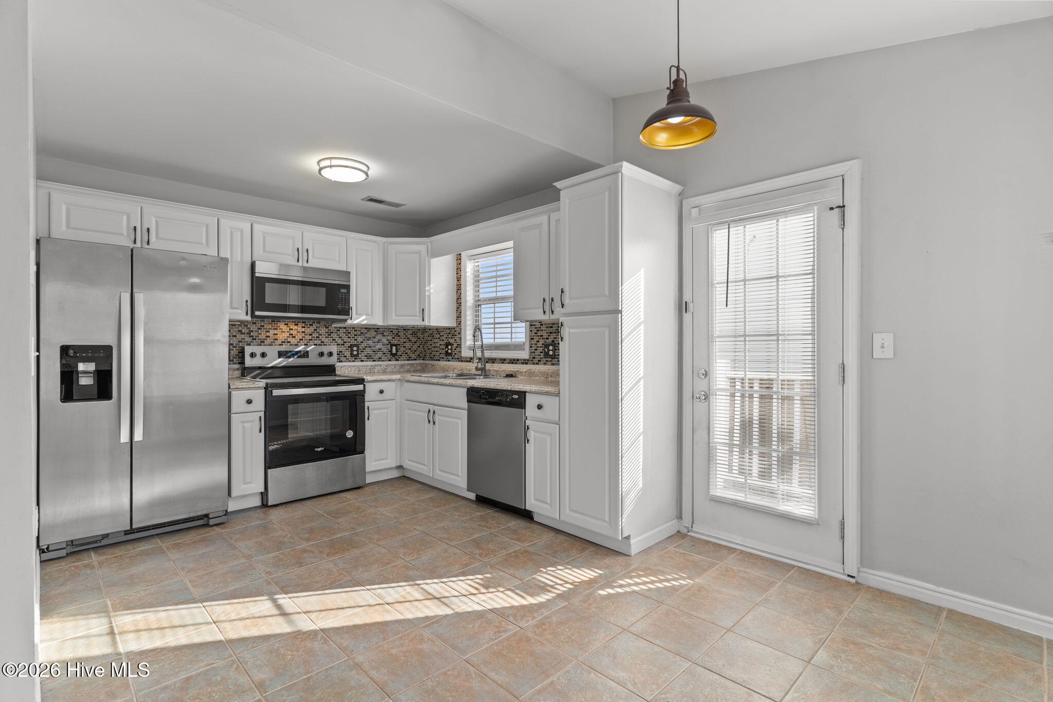 100552735 | Photo 12