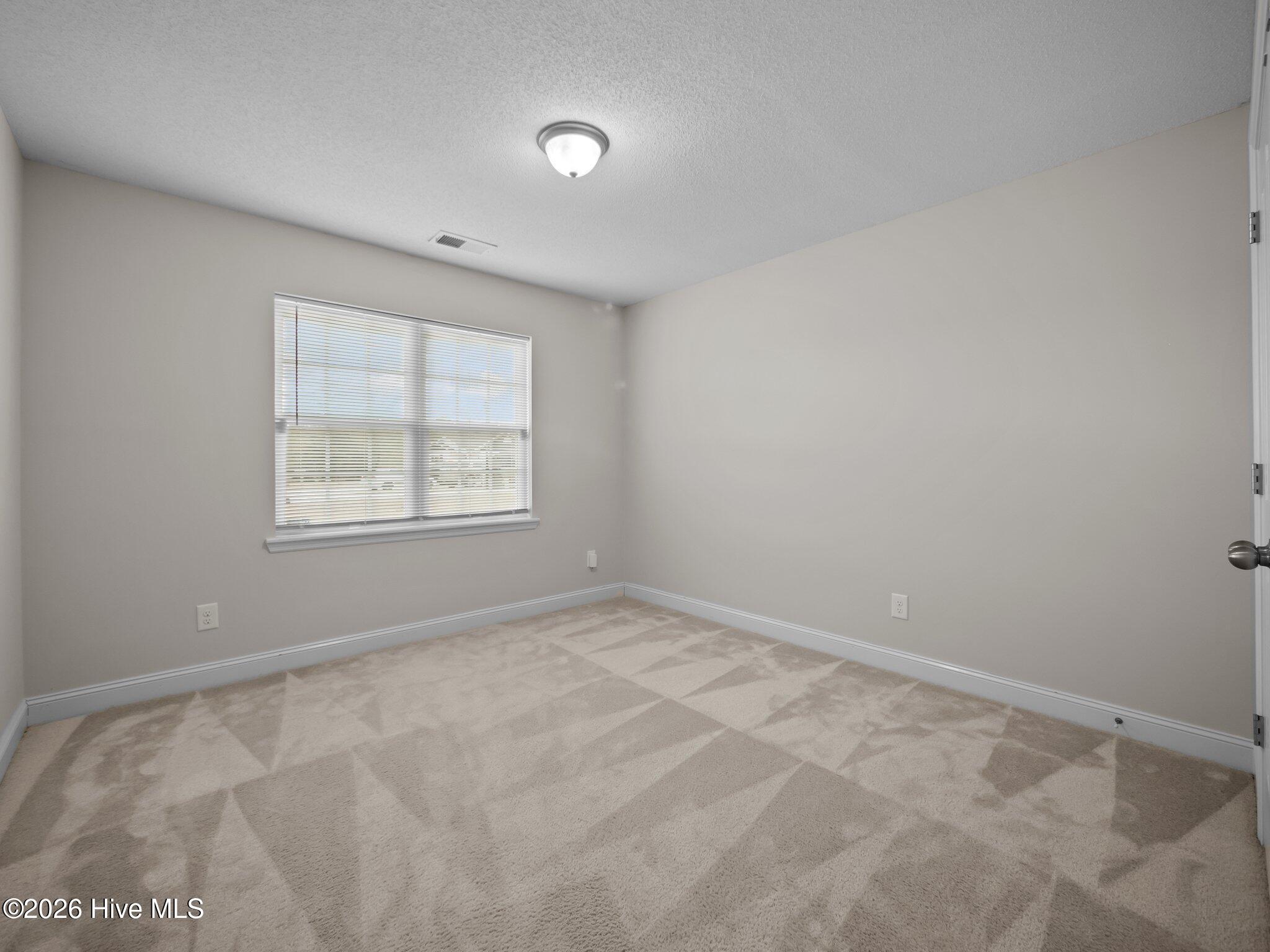 100552182 | Photo 12