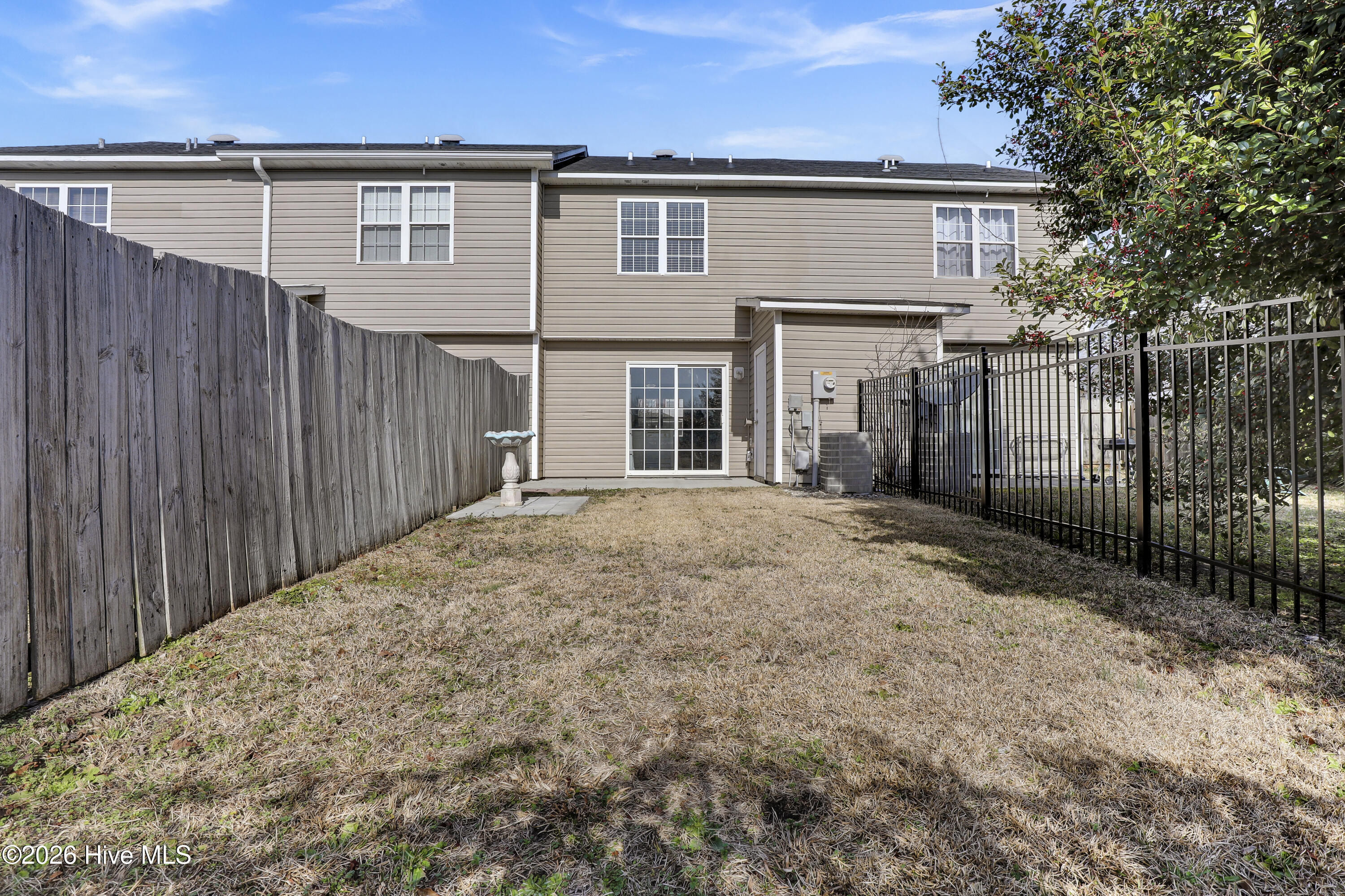 100546839 | Photo 19