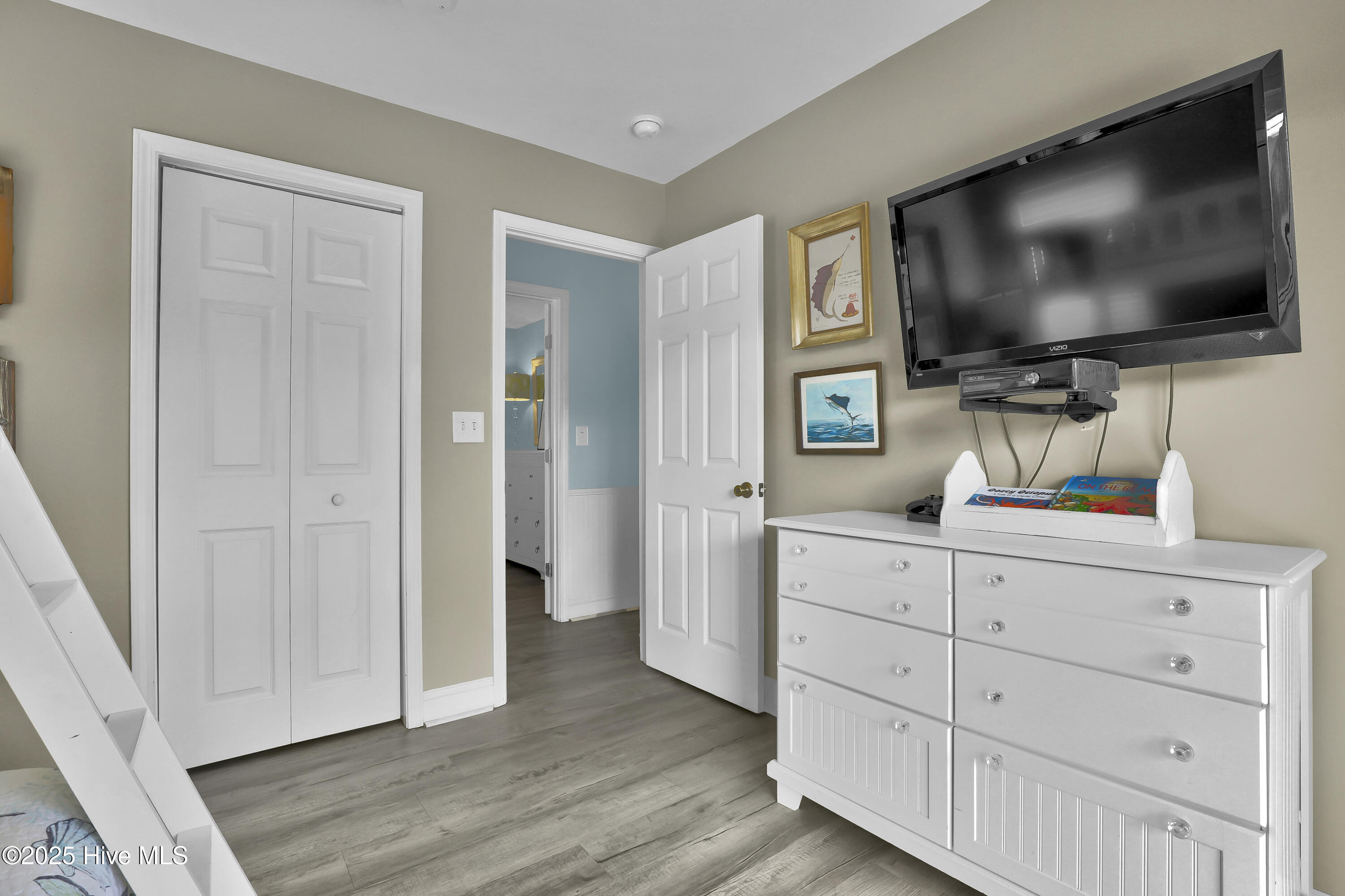 100535648 | Photo 25