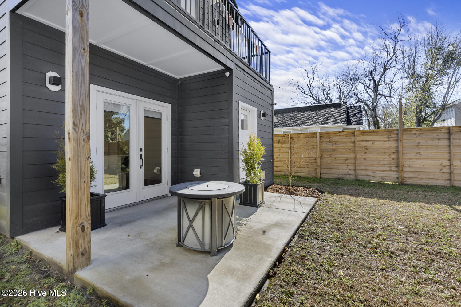 100550800 | Photo 30