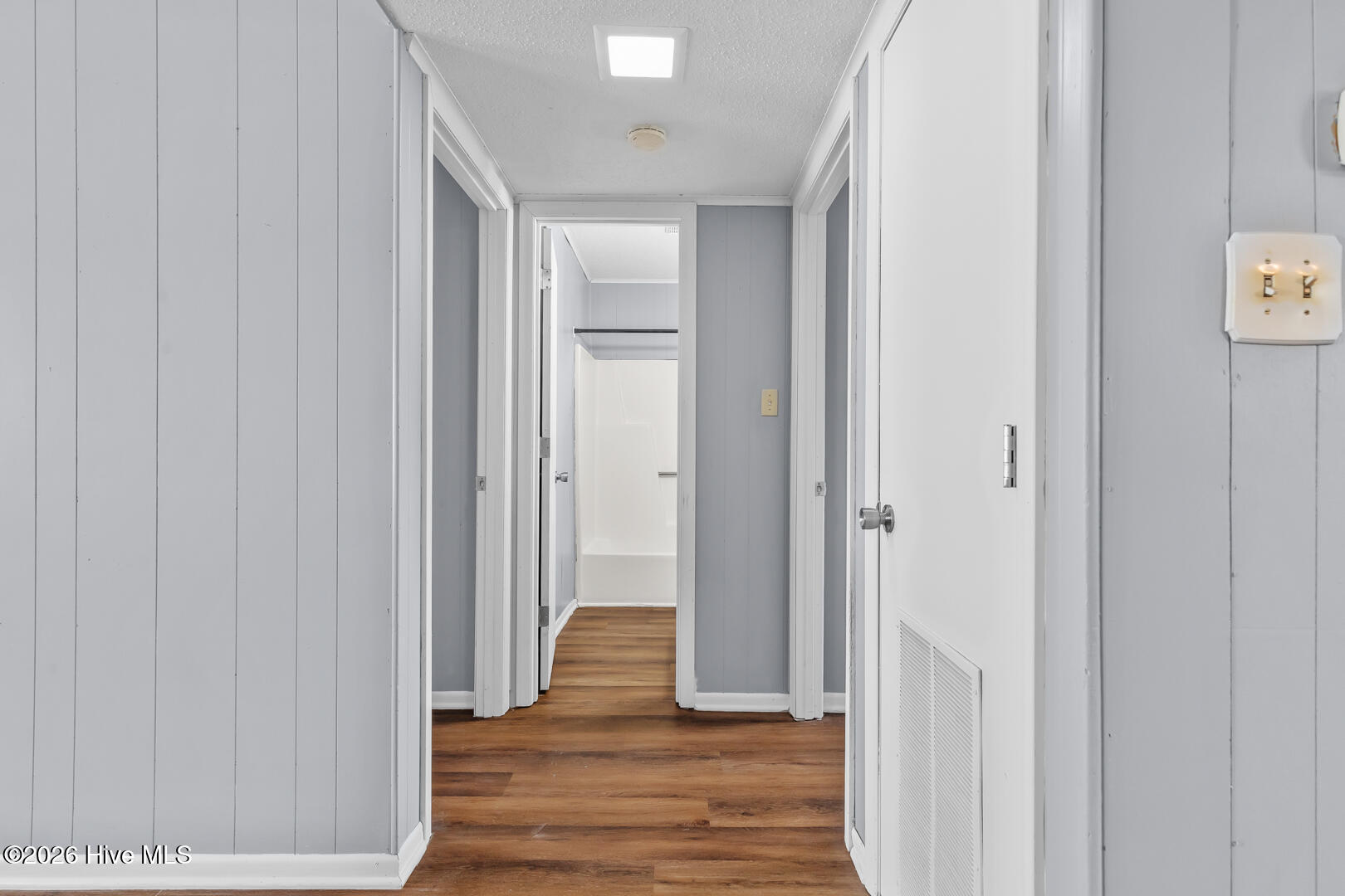 100550796 | Photo 14