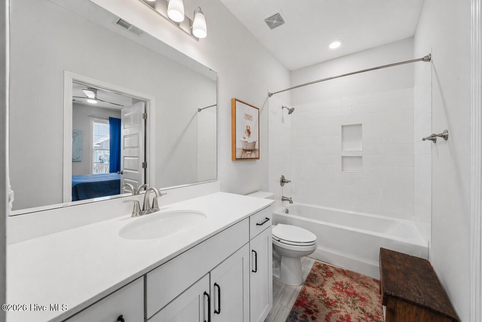 100568500 | Photo 39