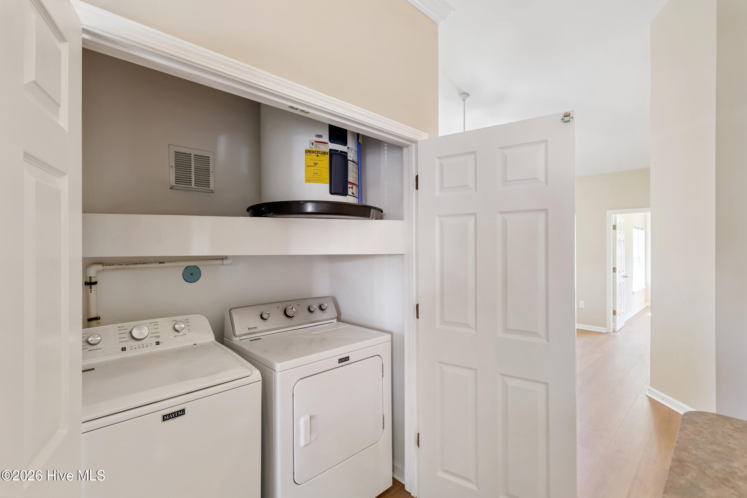 100569143 | Photo 19