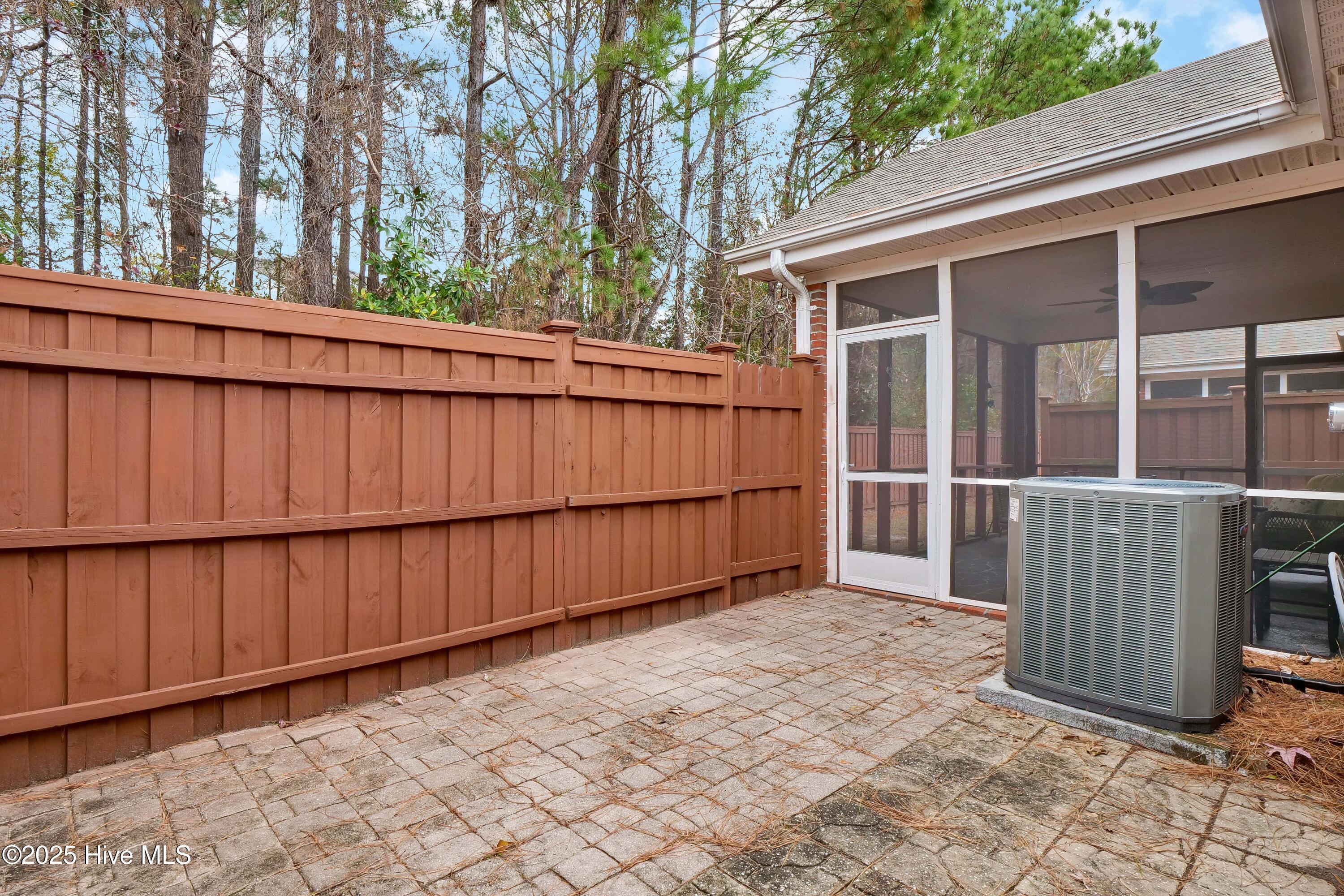 100545756 | Photo 33