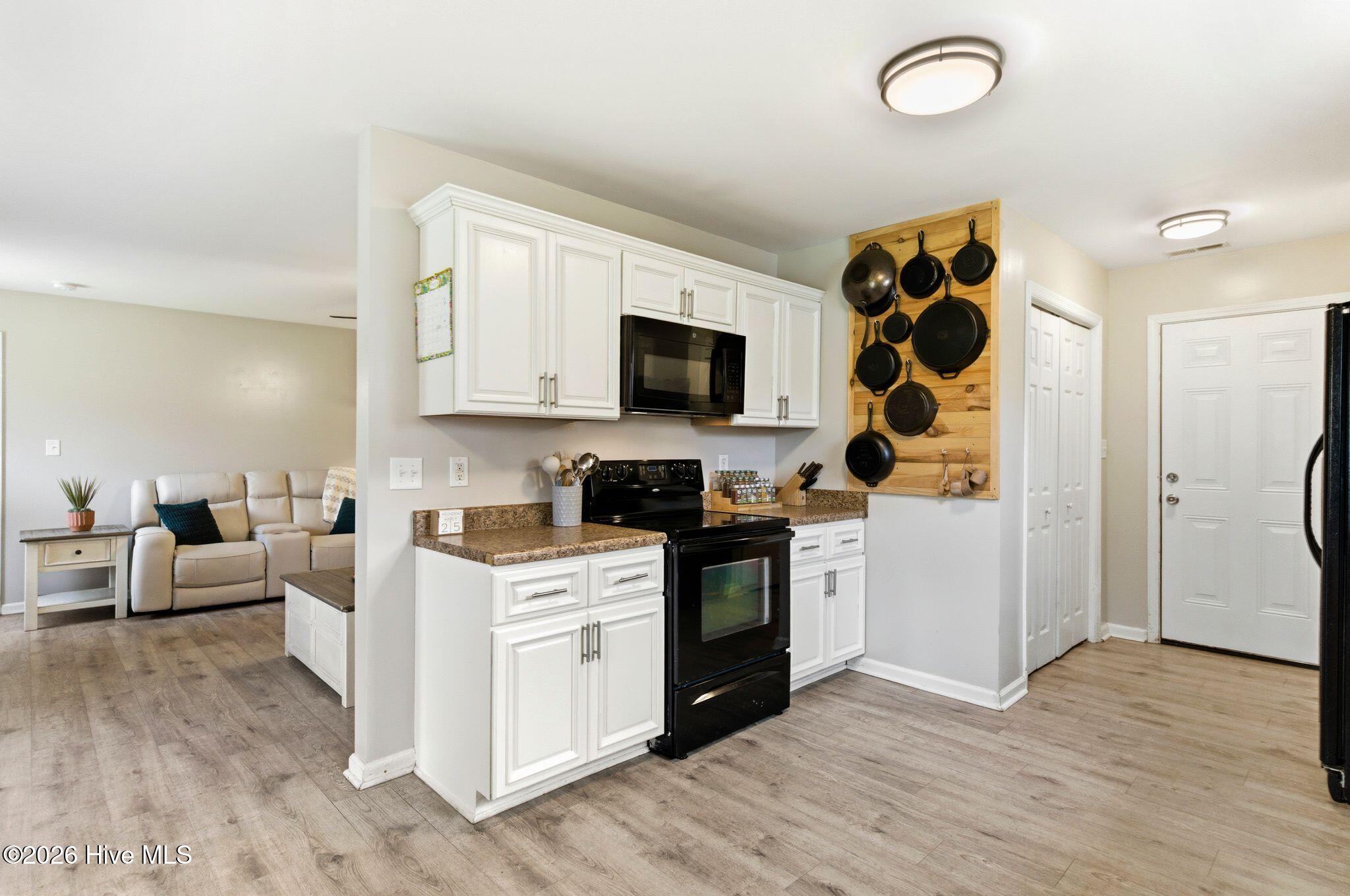 100563637 | Photo 14