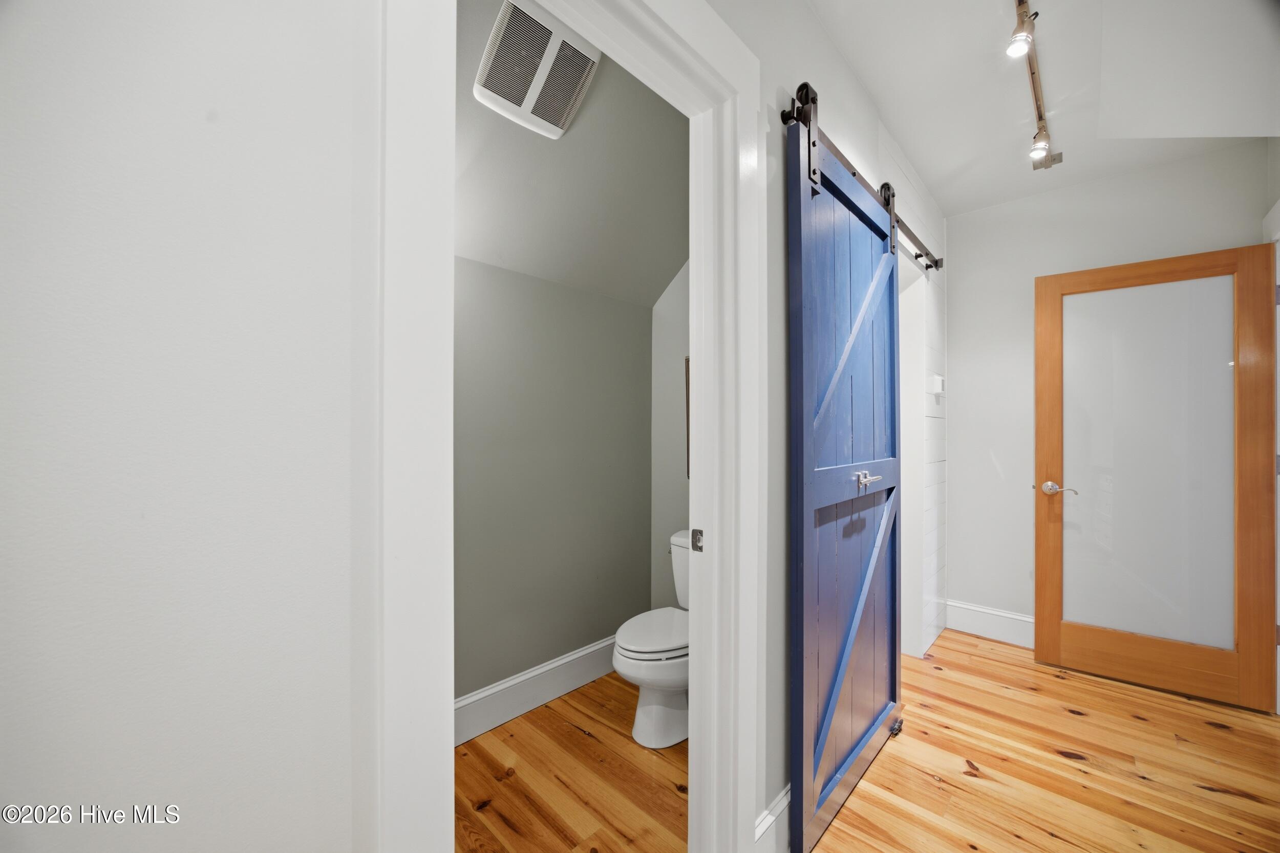 100566122 | Photo 39