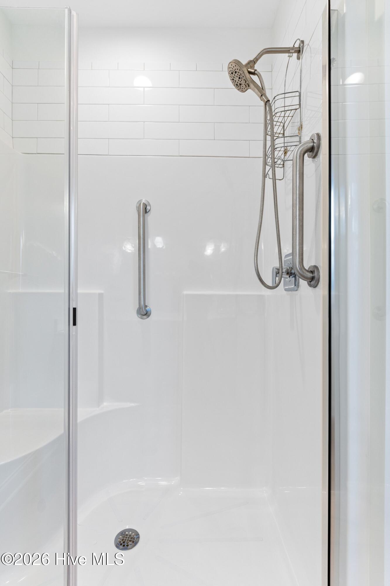 100550718 | Photo 22