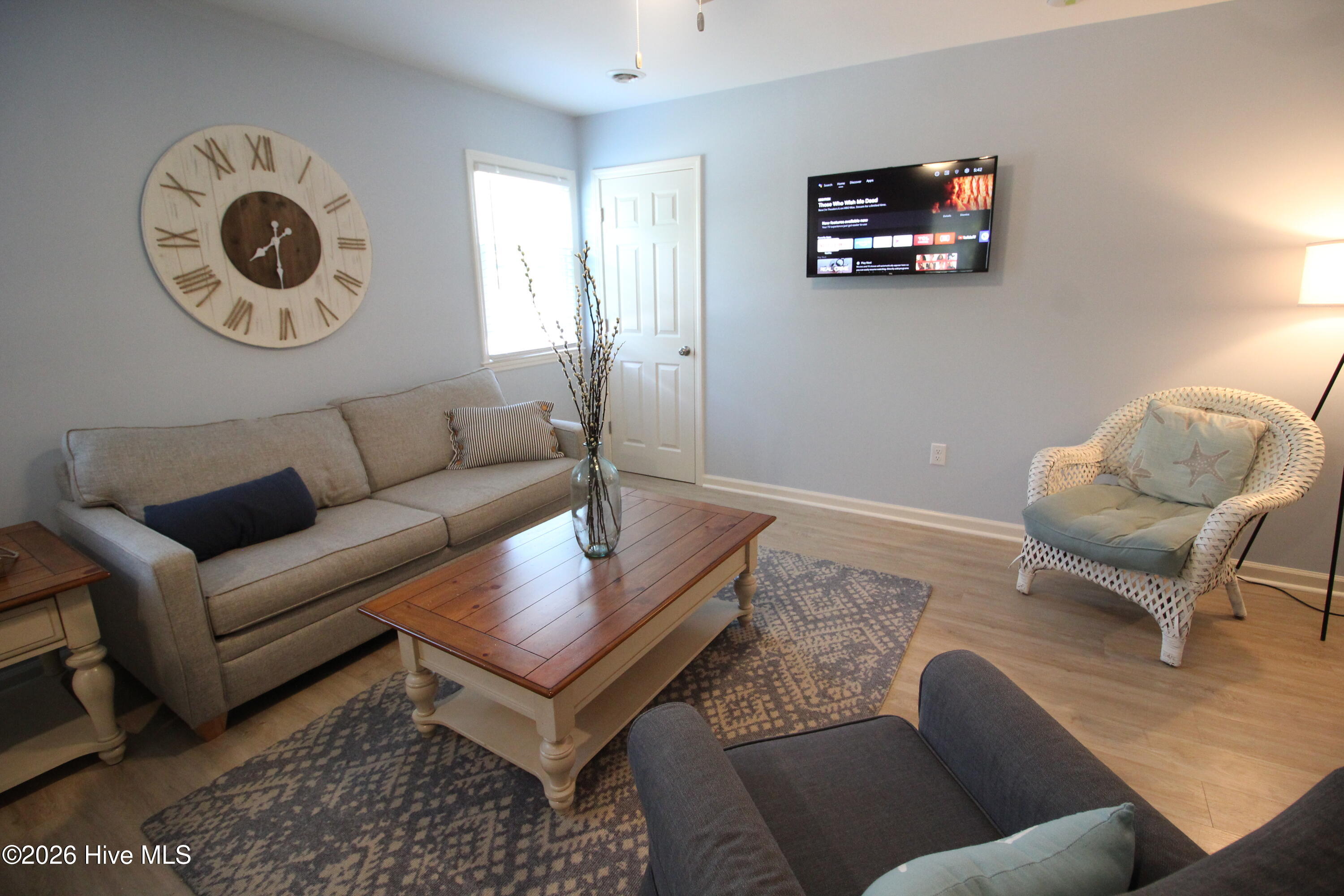 100551214 | Photo 17