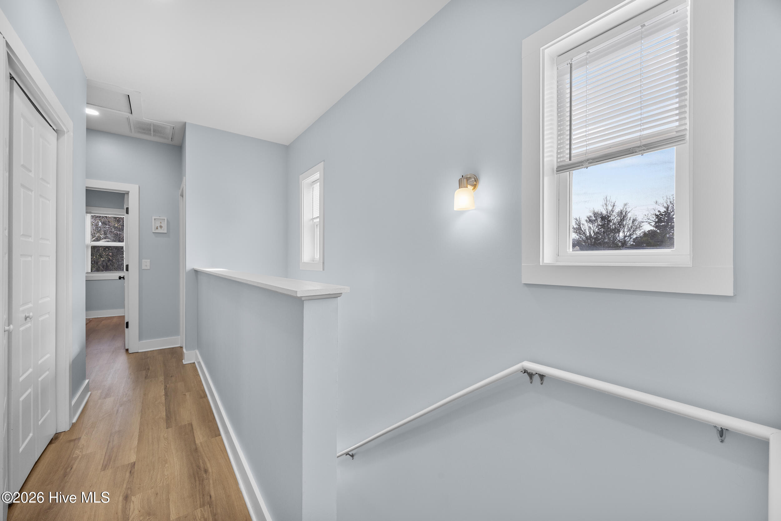 100545207 | Photo 32