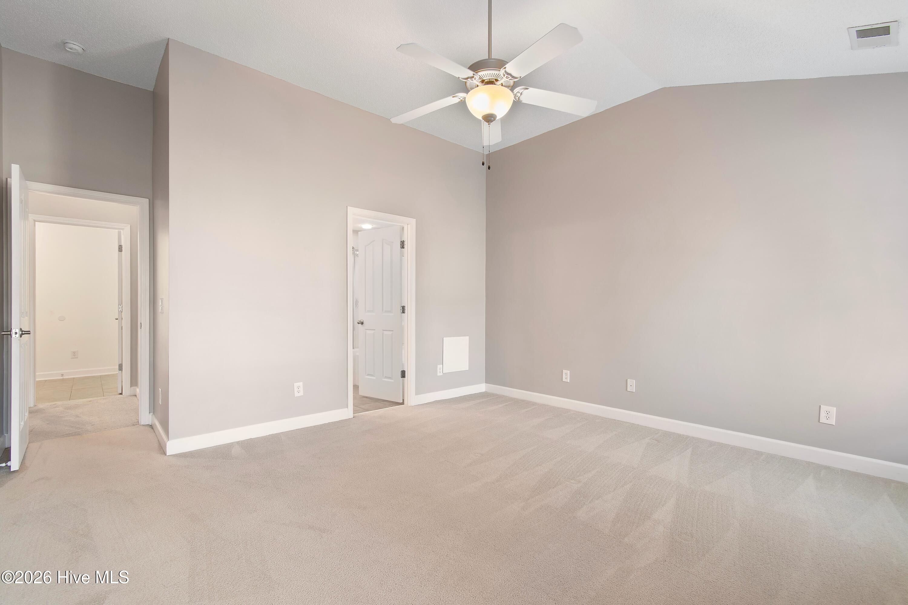 100560224 | Photo 29