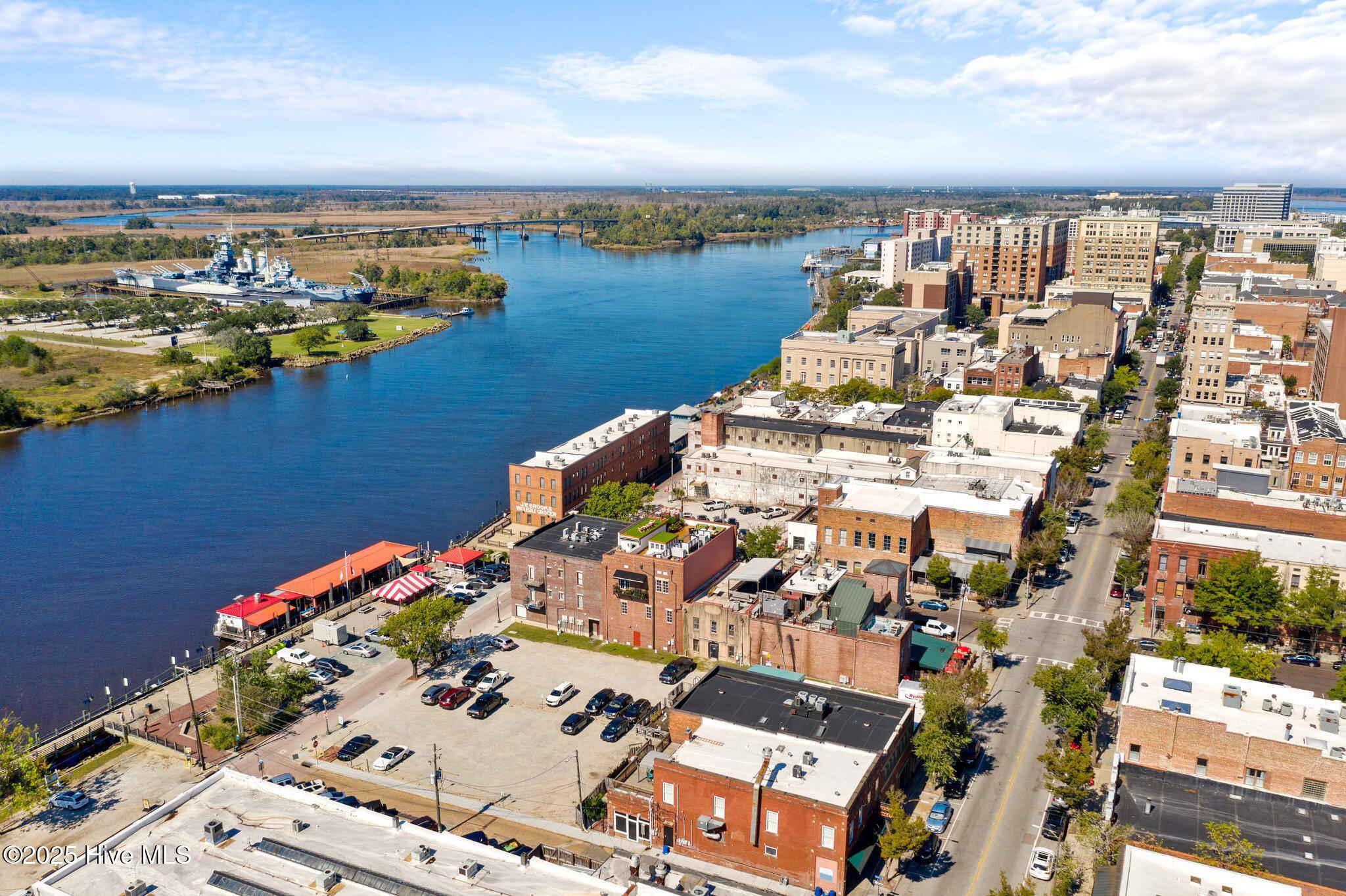 100544405 | Photo 26