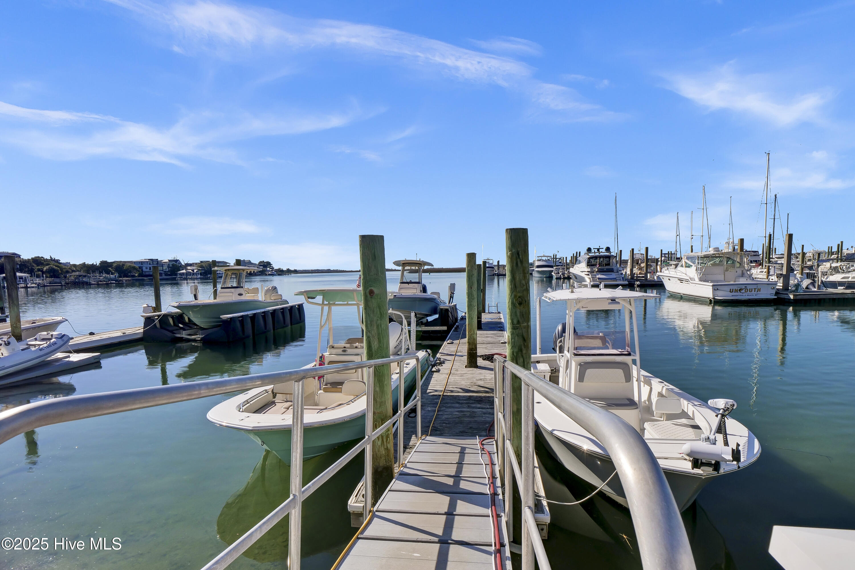 100469434 | Photo 44