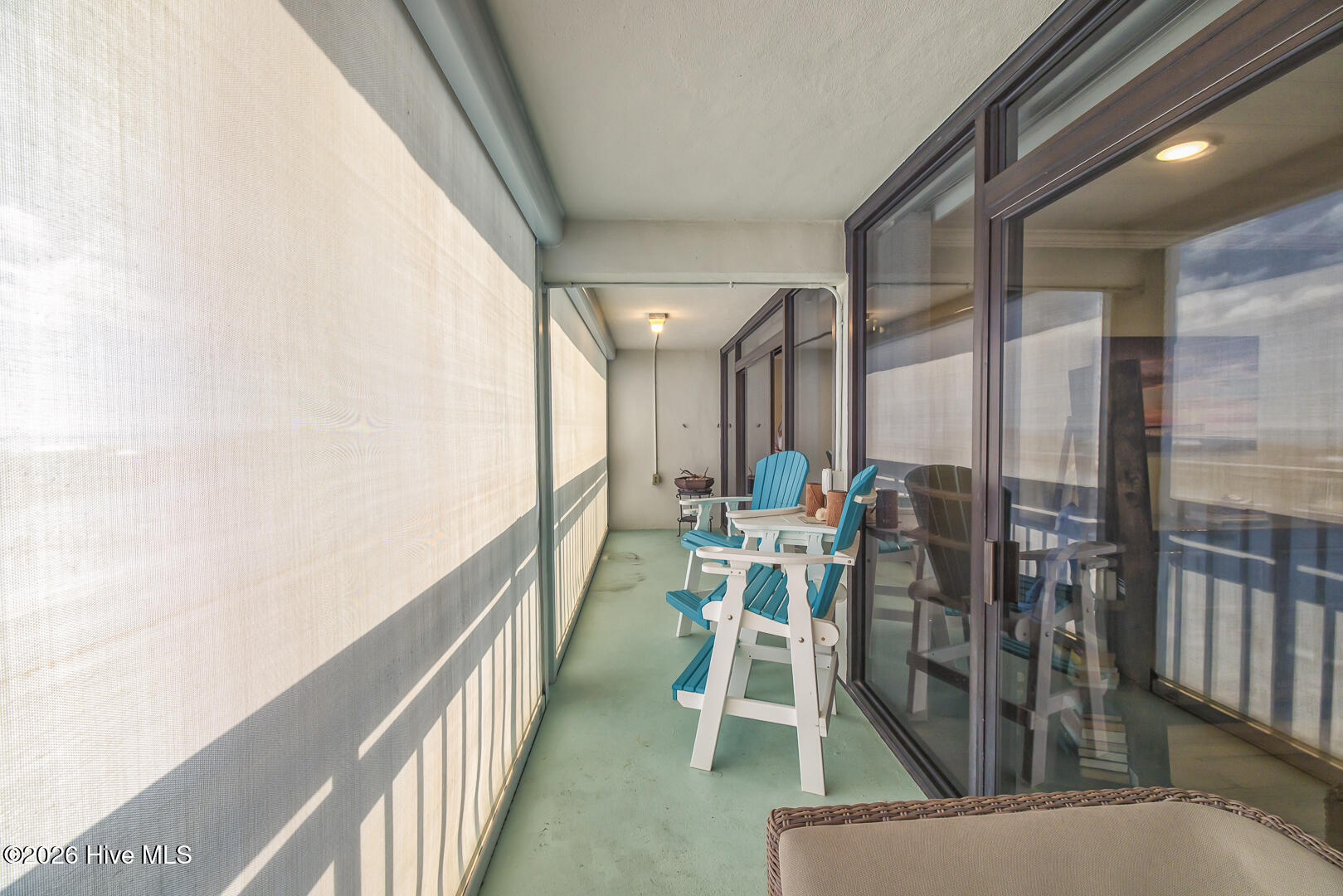 100559278 | Photo 26