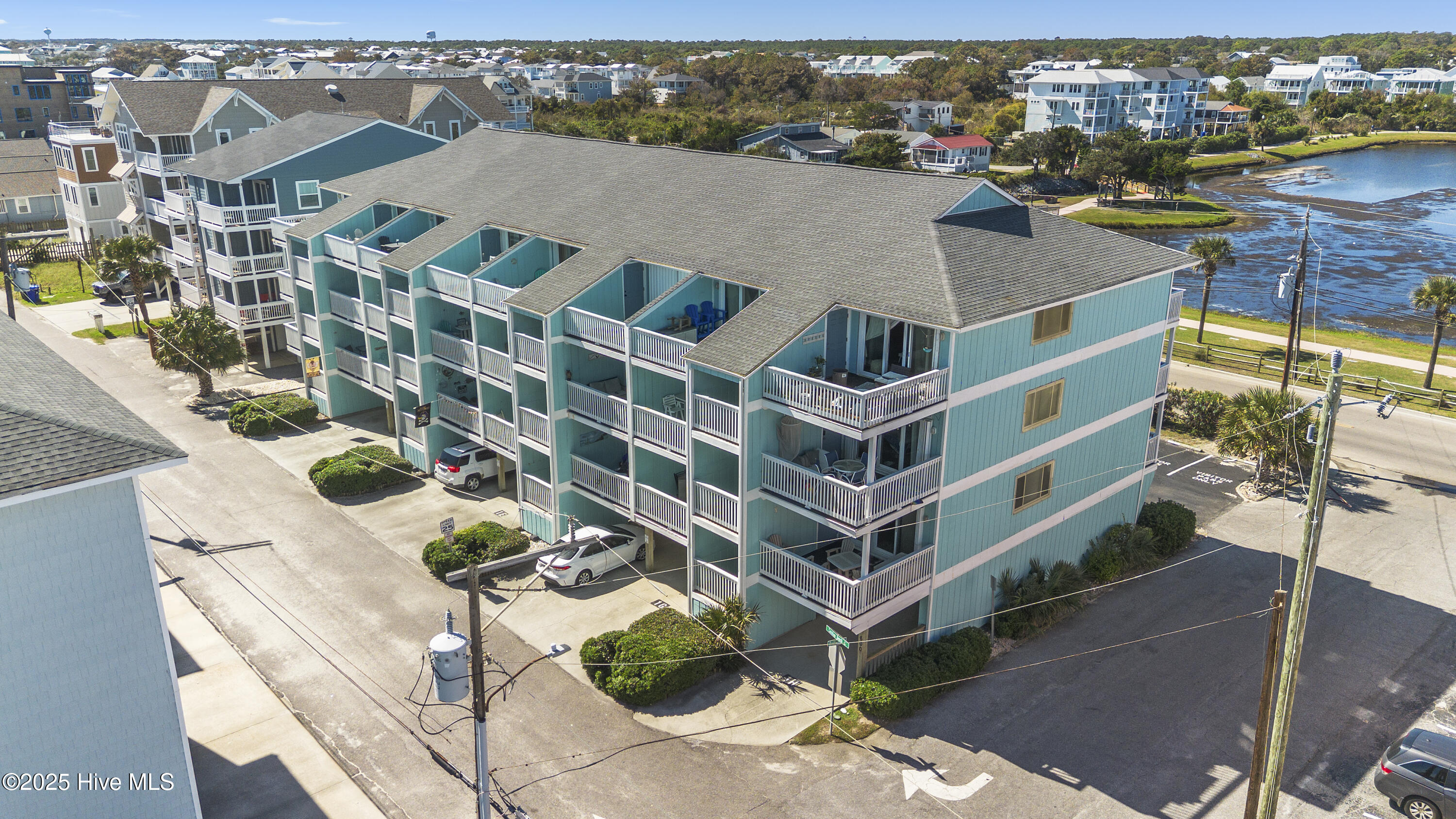 100537895 | Photo 32