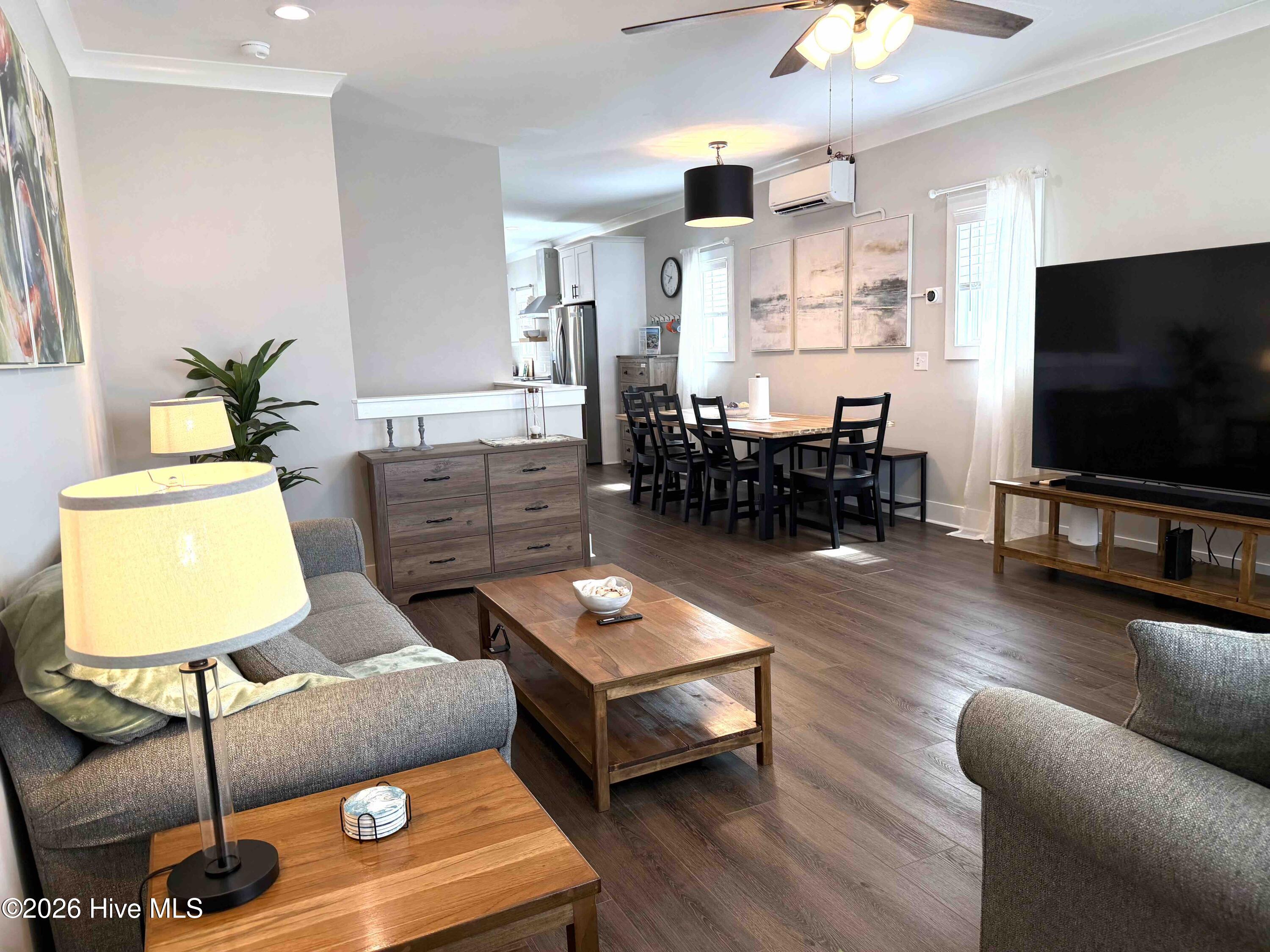 100559926 | Photo 26