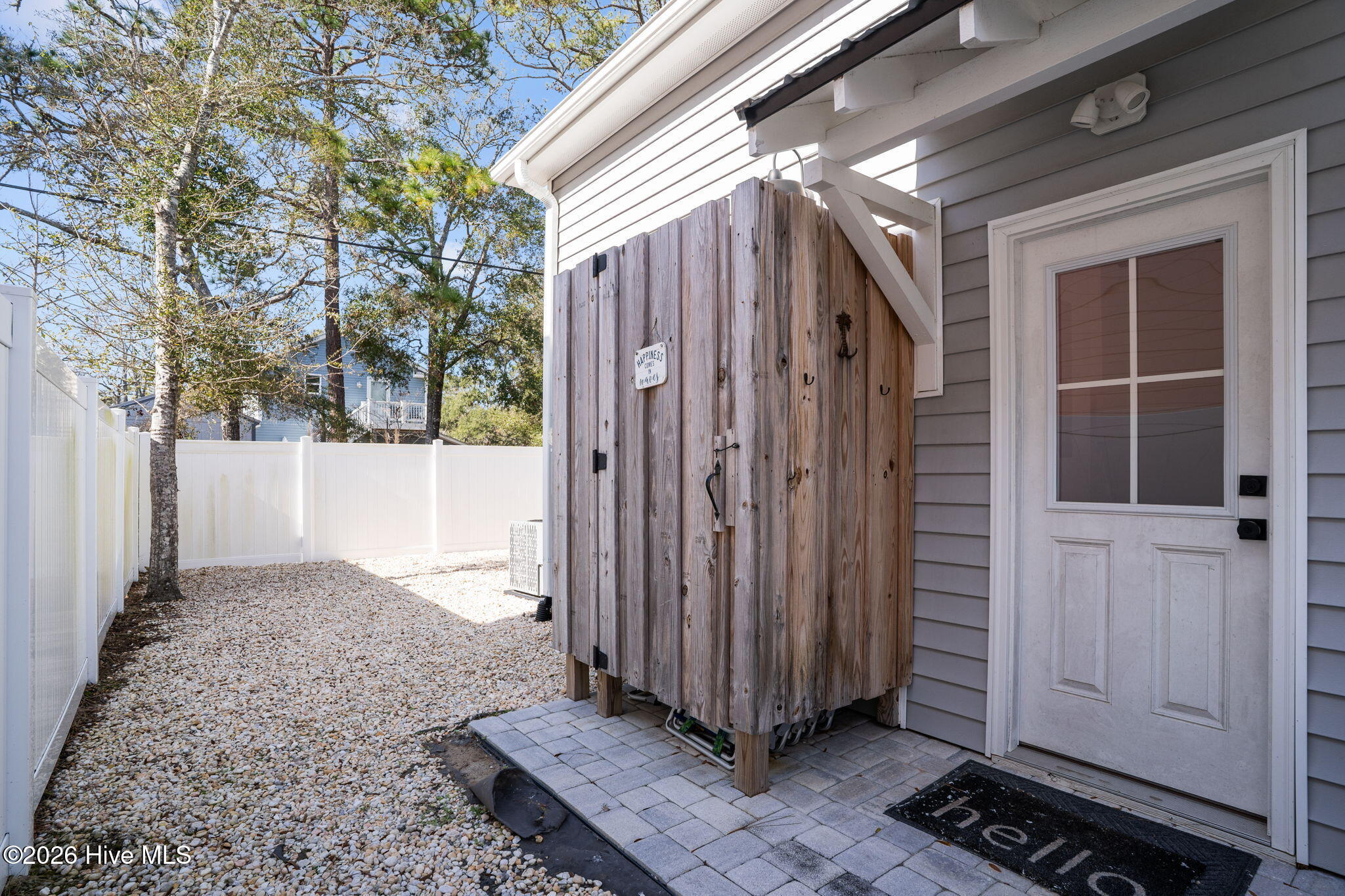 100547454 | Photo 38