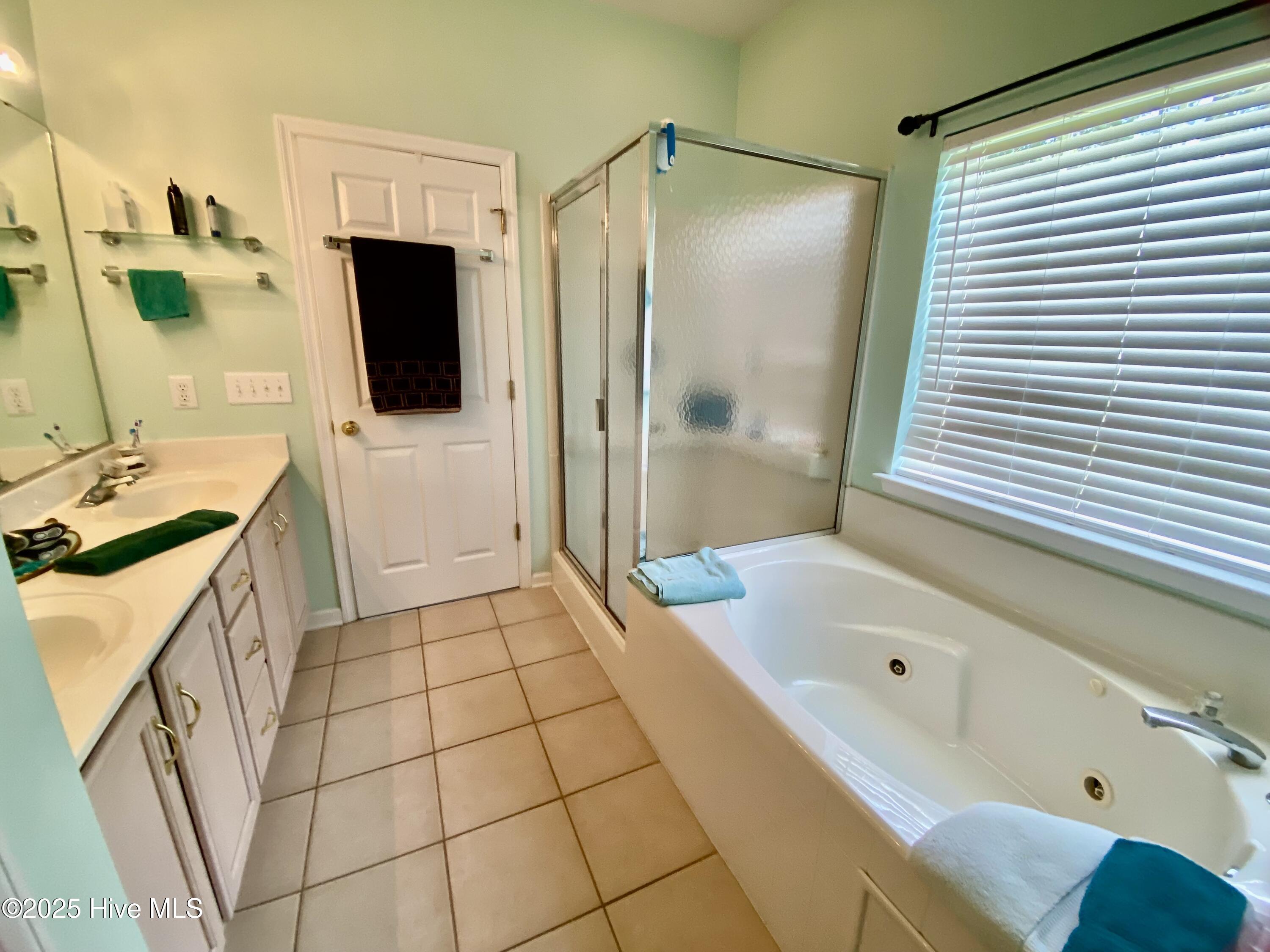 100539119 | Photo 23