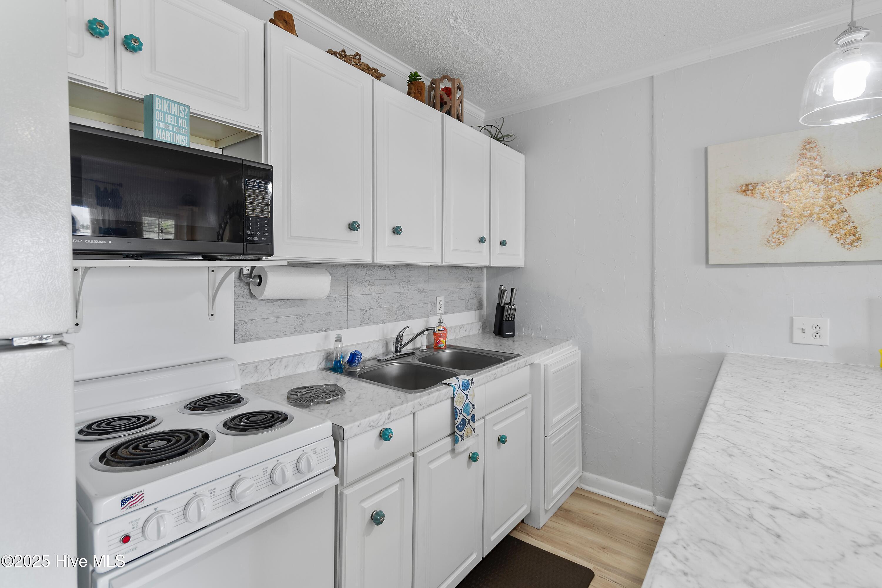 100564186 | Photo 17