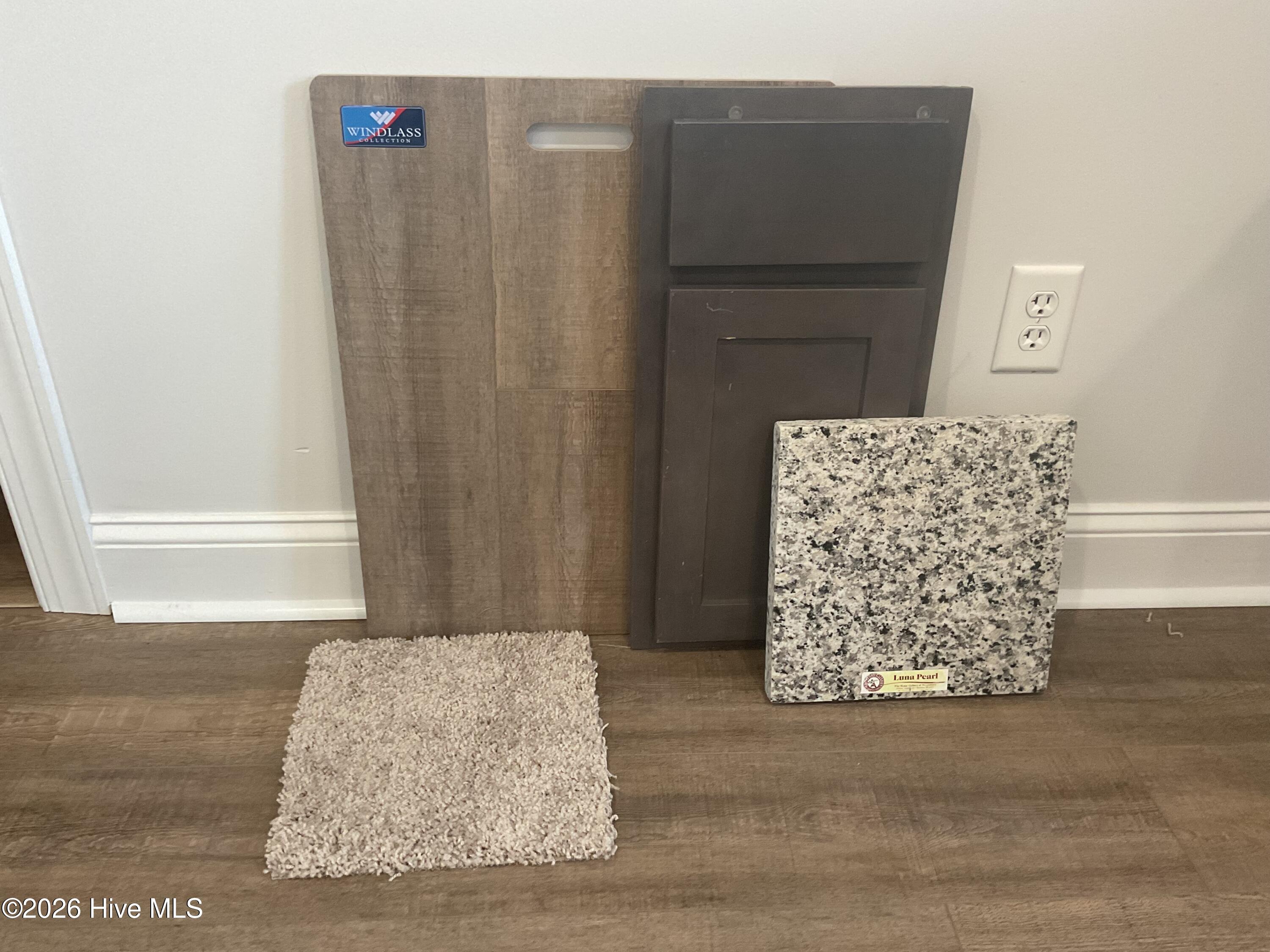 York Graphite - Luna Pearl - Windlass Po