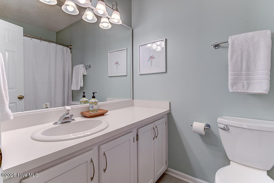 100567381 | Photo 33