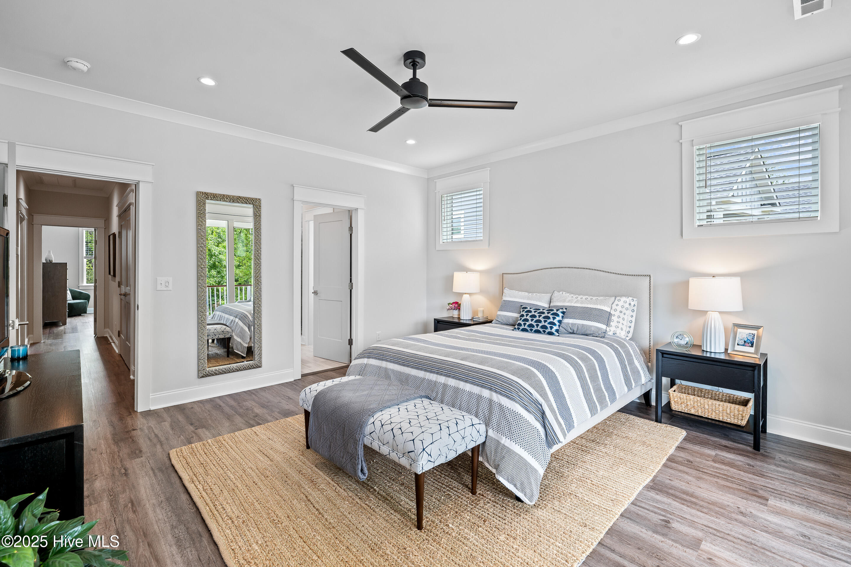 100547511 | Photo 31