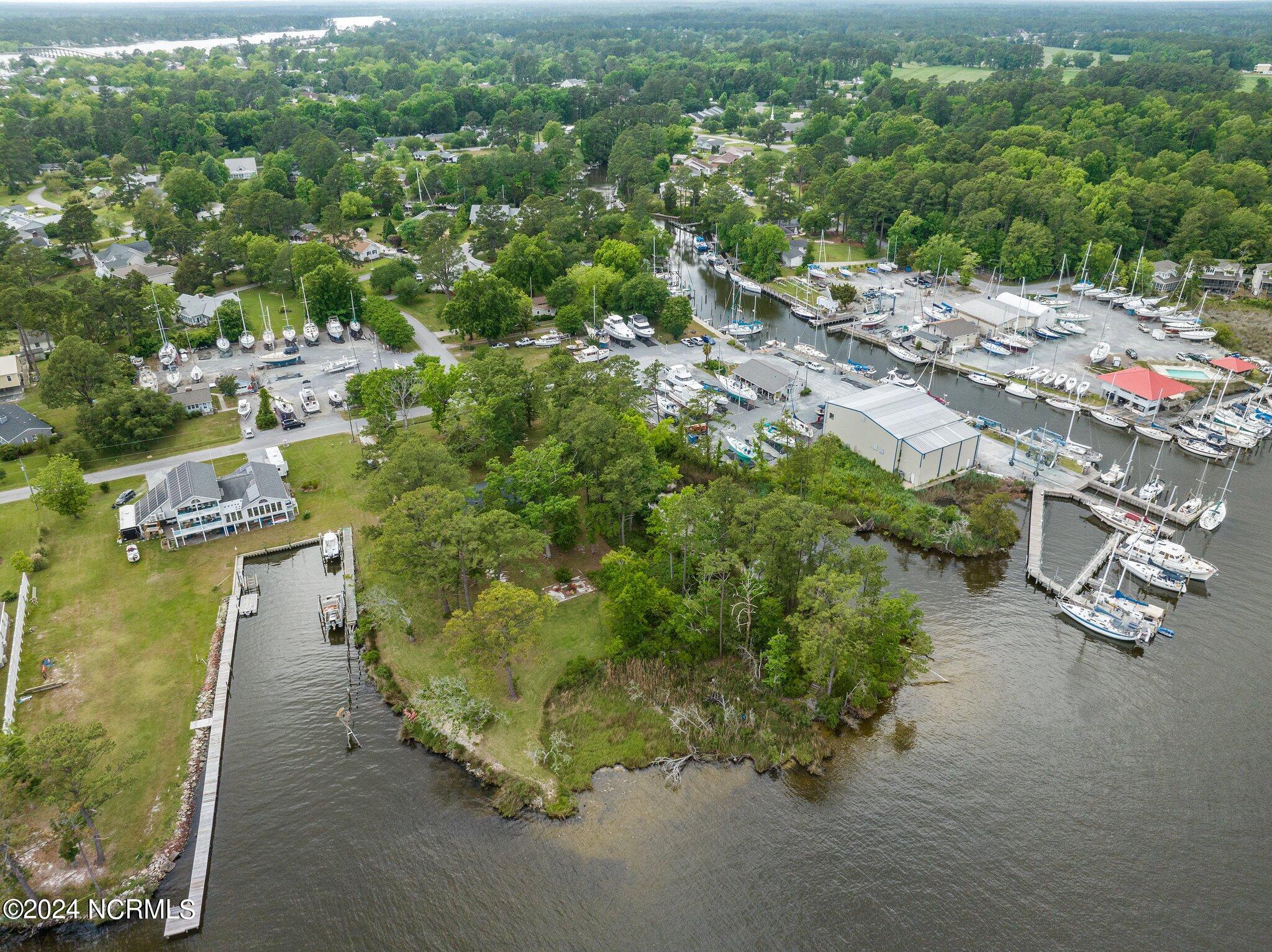 1210 Neuse Drive, Oriental, NC, 28571