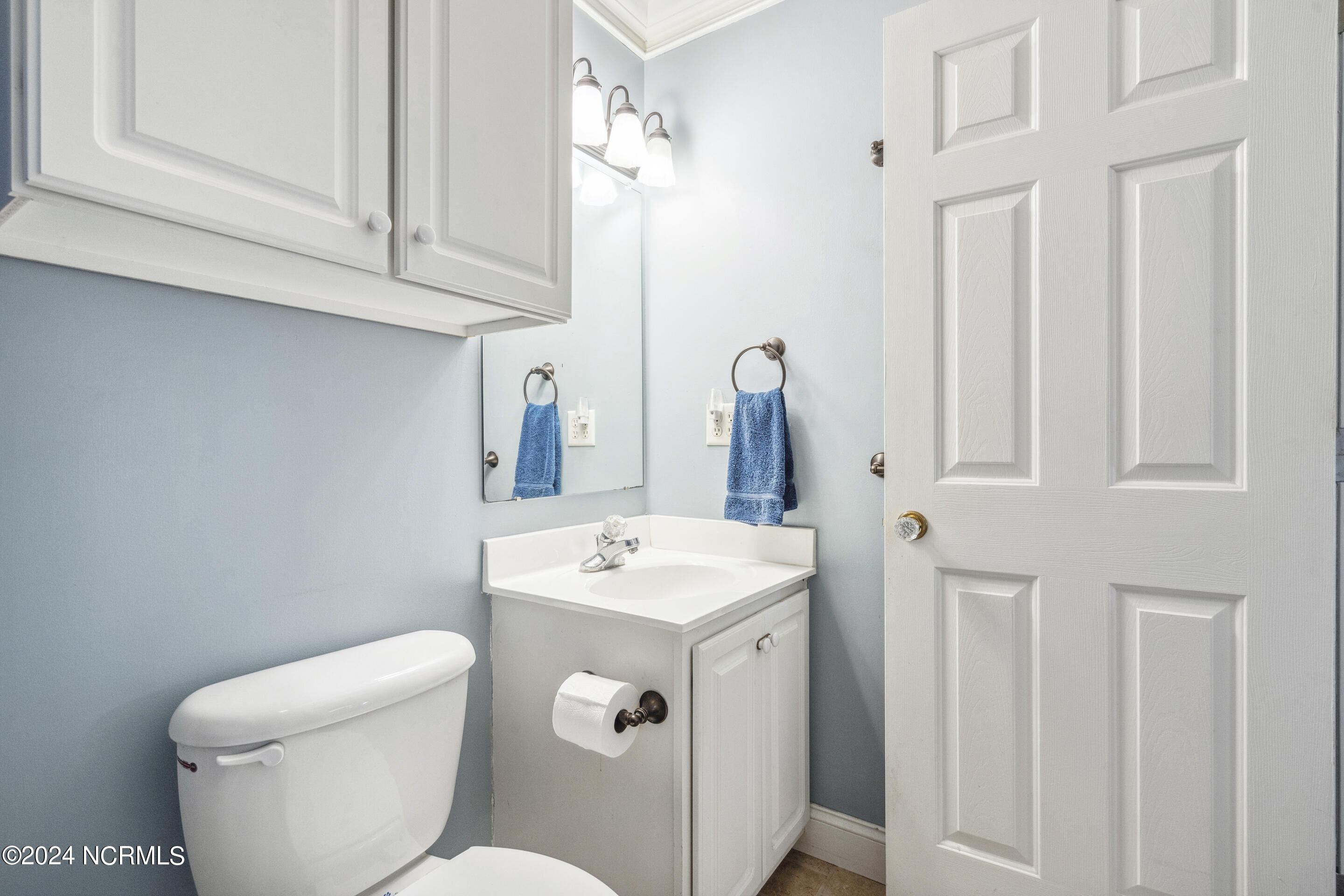 100535600 | Photo 33